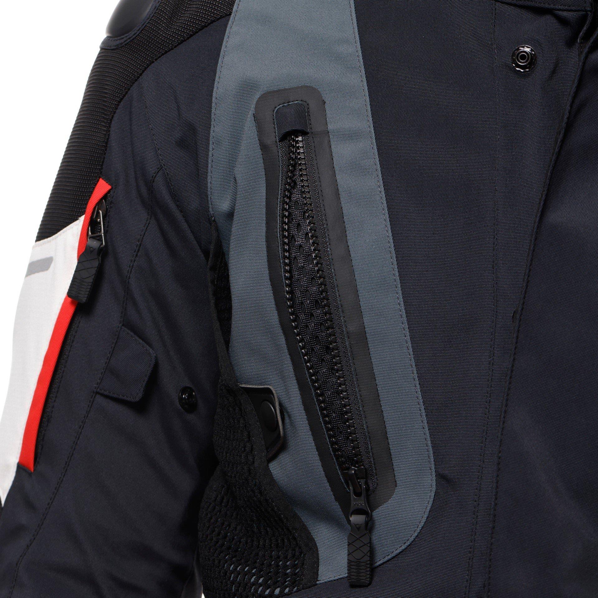 Dainese Carve Master 4 Gore-Tex Mont Ebony Black | TouringDainese Carve Master 4 Ebony Black Gore-tex Mont