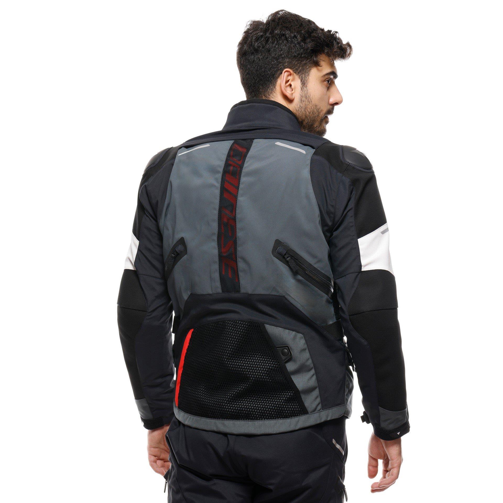 Dainese Carve Master 4 Gore-Tex Mont Ebony Black | TouringDainese Carve Master 4 Ebony Black Gore-tex Mont