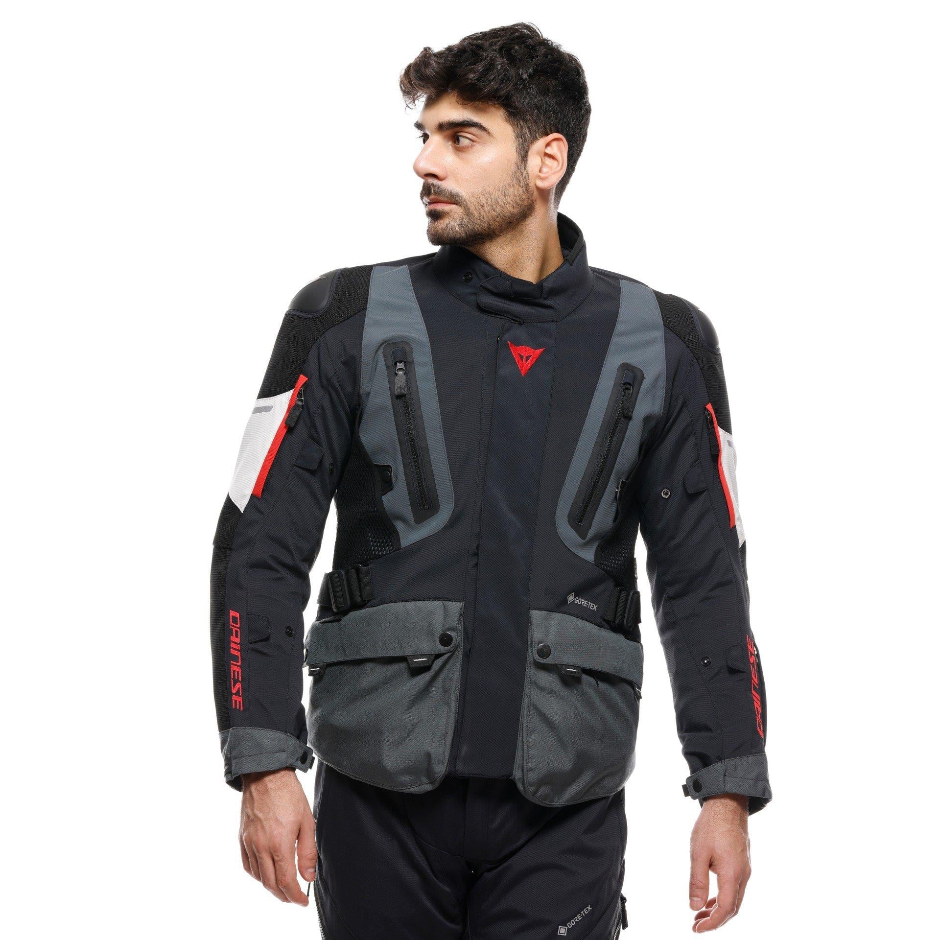 Dainese Carve Master 4 Gore-Tex Mont Ebony Black | TouringDainese Carve Master 4 Ebony Black Gore-tex Mont