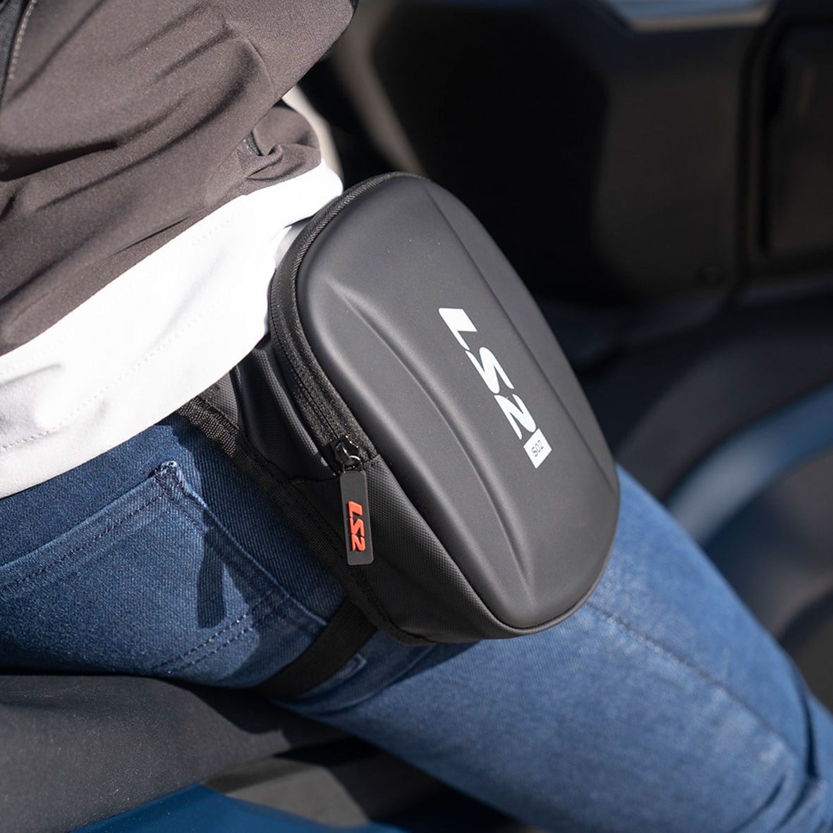 LS2 Shield 2.5L Motosiklet Bacak Çantası | Su TutmayanLs2 Shield 2.5L Motosiklet Bacak Çantası