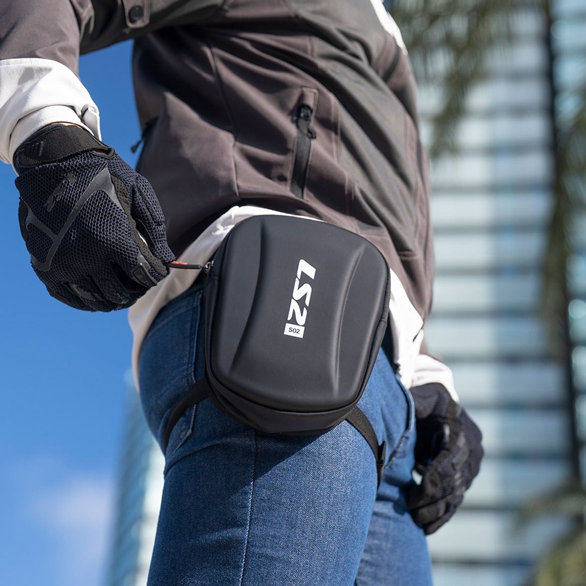 LS2 Shield 2.5L Motosiklet Bacak Çantası | Su TutmayanLs2 Shield 2.5L Motosiklet Bacak Çantası