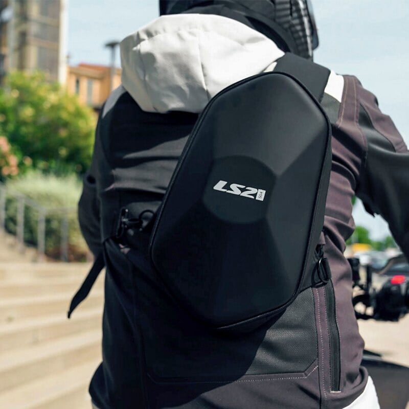 LS2 Shield 4L Sert Kabuk Omuz Çantası | Motosiklet ÇantasıLs2 Shield 4L Sert Kabuk Omuz Çantası