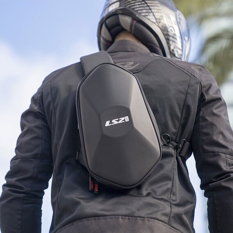 LS2 Shield 4L Sert Kabuk Omuz Çantası | Motosiklet ÇantasıLs2 Shield 4L Sert Kabuk Omuz Çantası