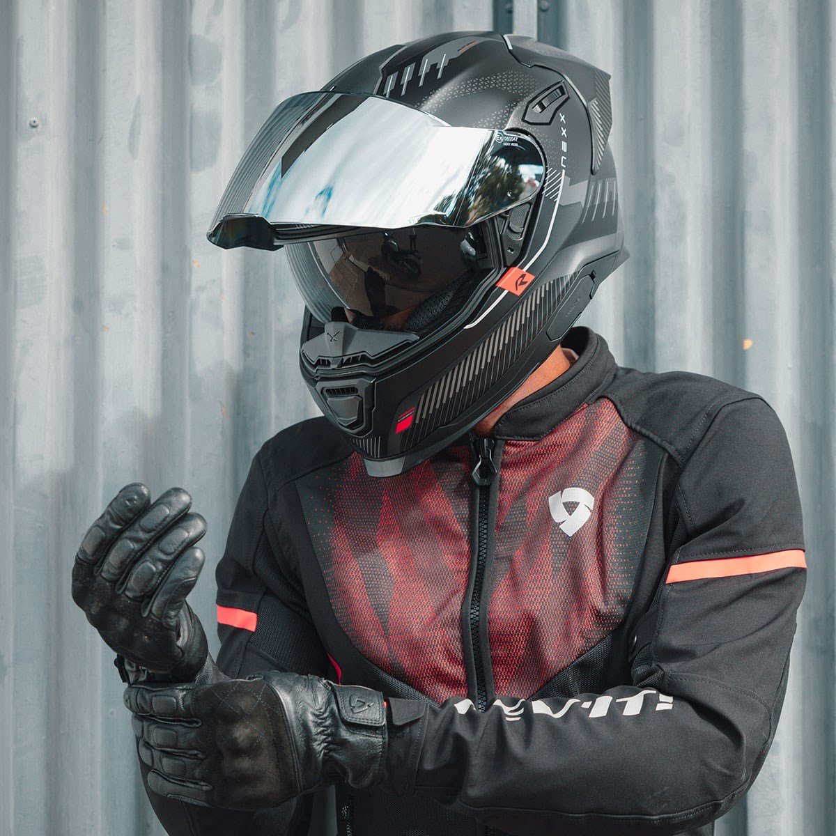 Nexx Y.100R Baron Mat Siyah KaskNexx Y.100R Baron Mat Siyah Kask