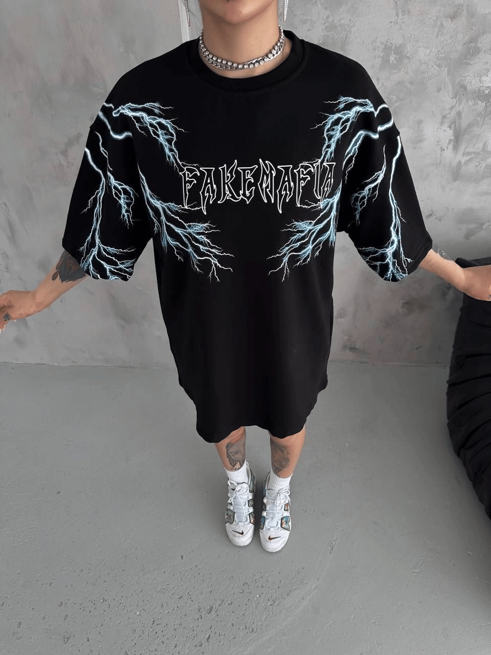 Kadın Bisiklet Yaka Yıldırım Baskılı  Kısa kol Oversize T-Shirt - Siyah