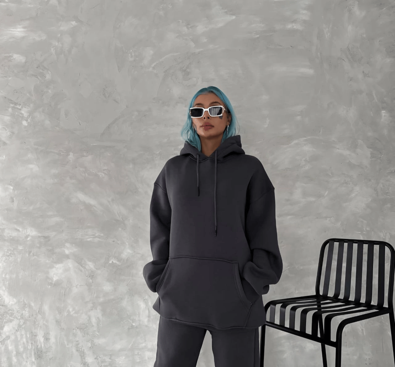 Kadın Kapüşonlu Kanguru Cepli 3 İplik Pamuklu Oversize Hoodie Sweatshirt - Füme