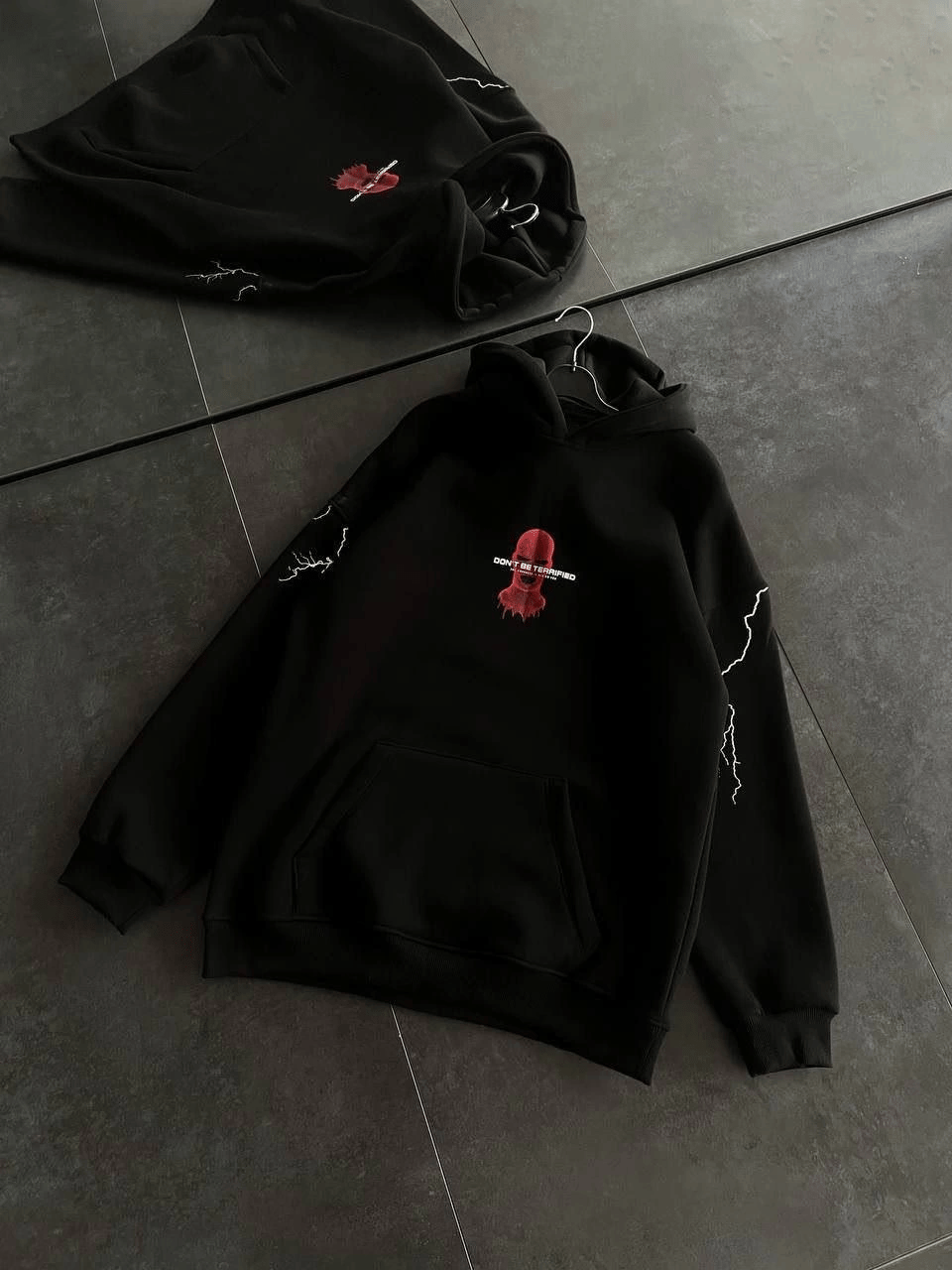 Kadın Kapüşonlu Kanguru Cepli Sweatshirt 3 İplik Pamuklu Baskılı Hoodie - Siyah