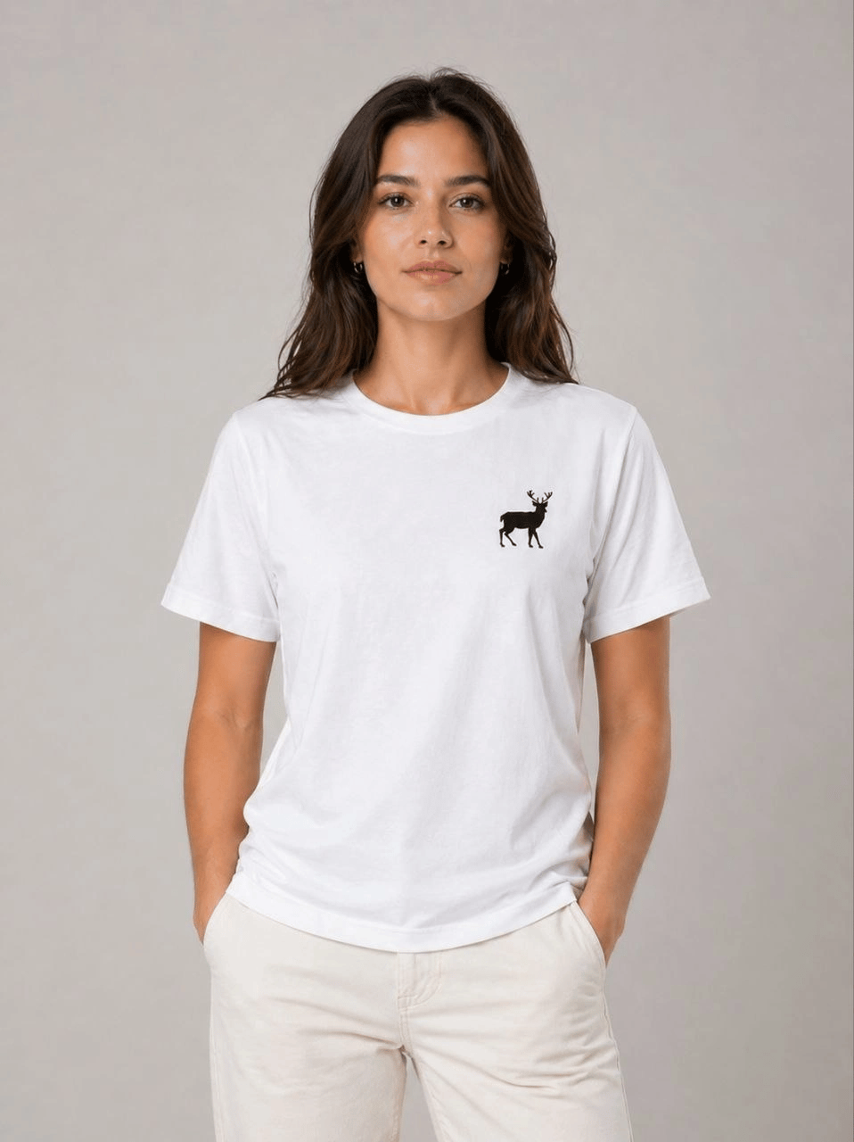 Kadın Minimal Geyik Logolu Tişört Bisiklet Yaka Kısa kol Yazlık T-Shirt - Beyaz