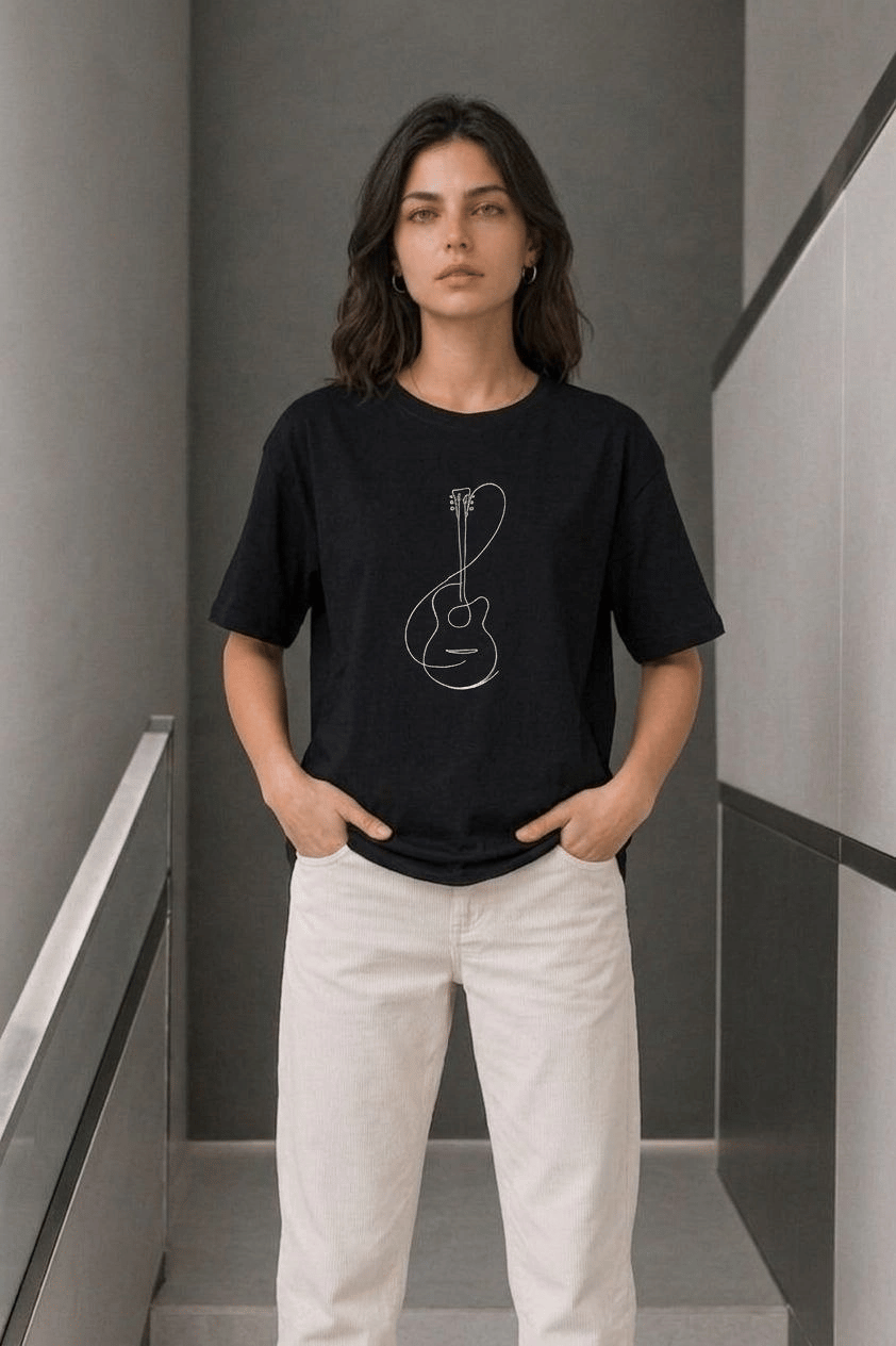 Kadın Minimal Gitar Baskılı Tişört T-Shirt Yazlık Kısa Kol Bisiklet Yaka T-Shirt - Siyah