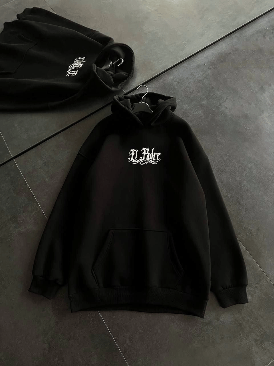 Kadın Oversize Kapüşonlu Cepli Baskılı 3 İplik Pamuklu Hoodie Sweatshirt - Siyah