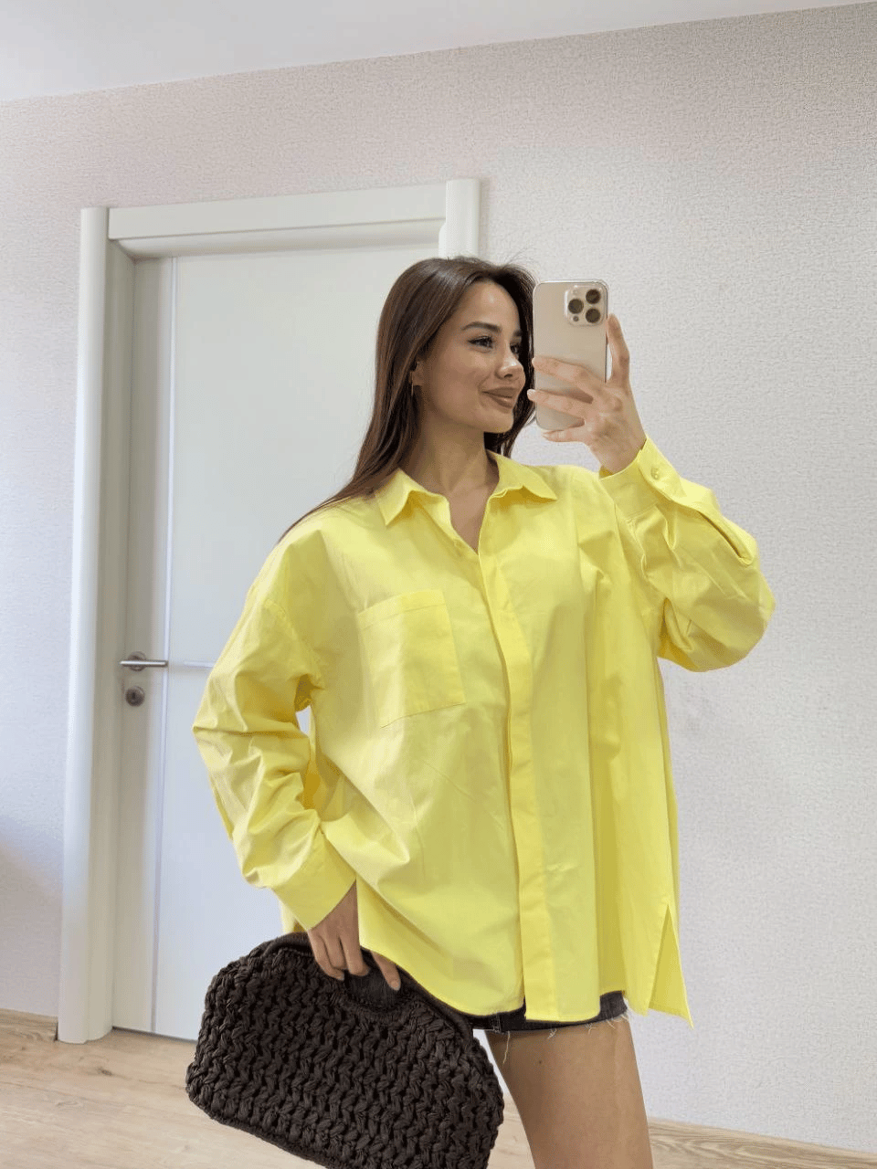 Poplin Kadın Yakalı Yandan Yırtmaçlı Arka Pens Detaylı Gömlek - Sarı
