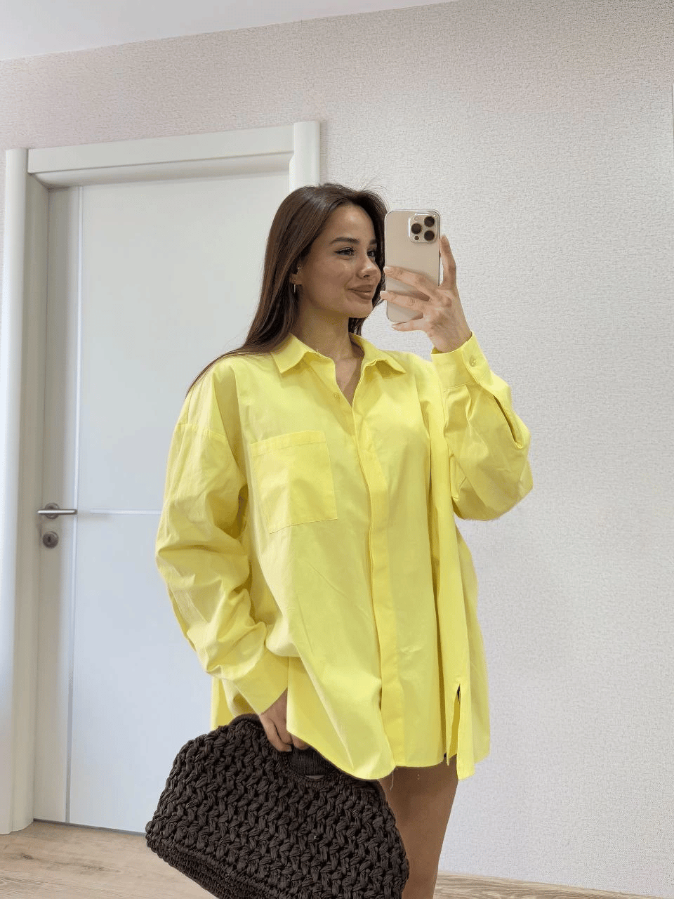 Poplin Kadın Yakalı Yandan Yırtmaçlı Arka Pens Detaylı Gömlek - Sarı