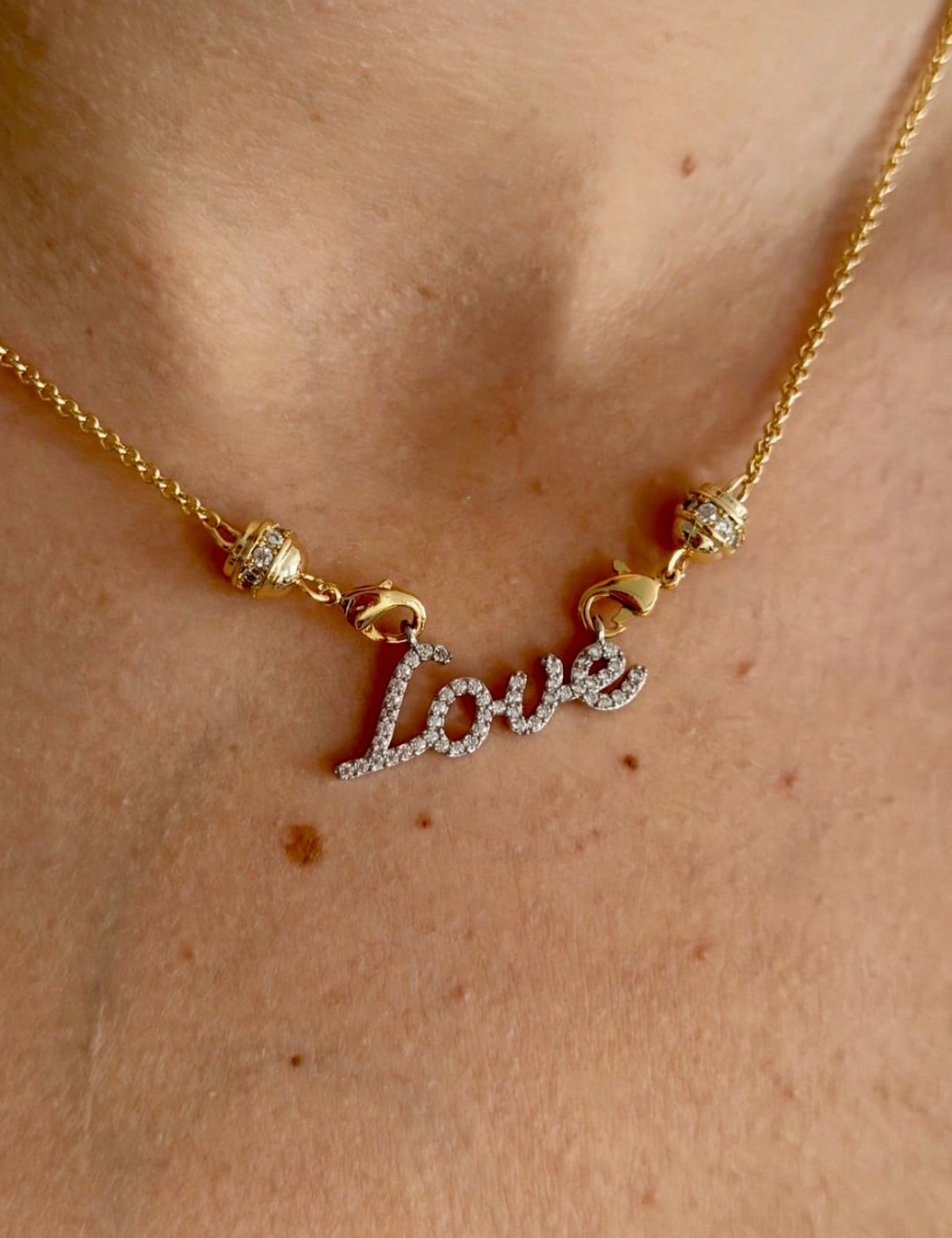 “Love” Vip marka model kolye