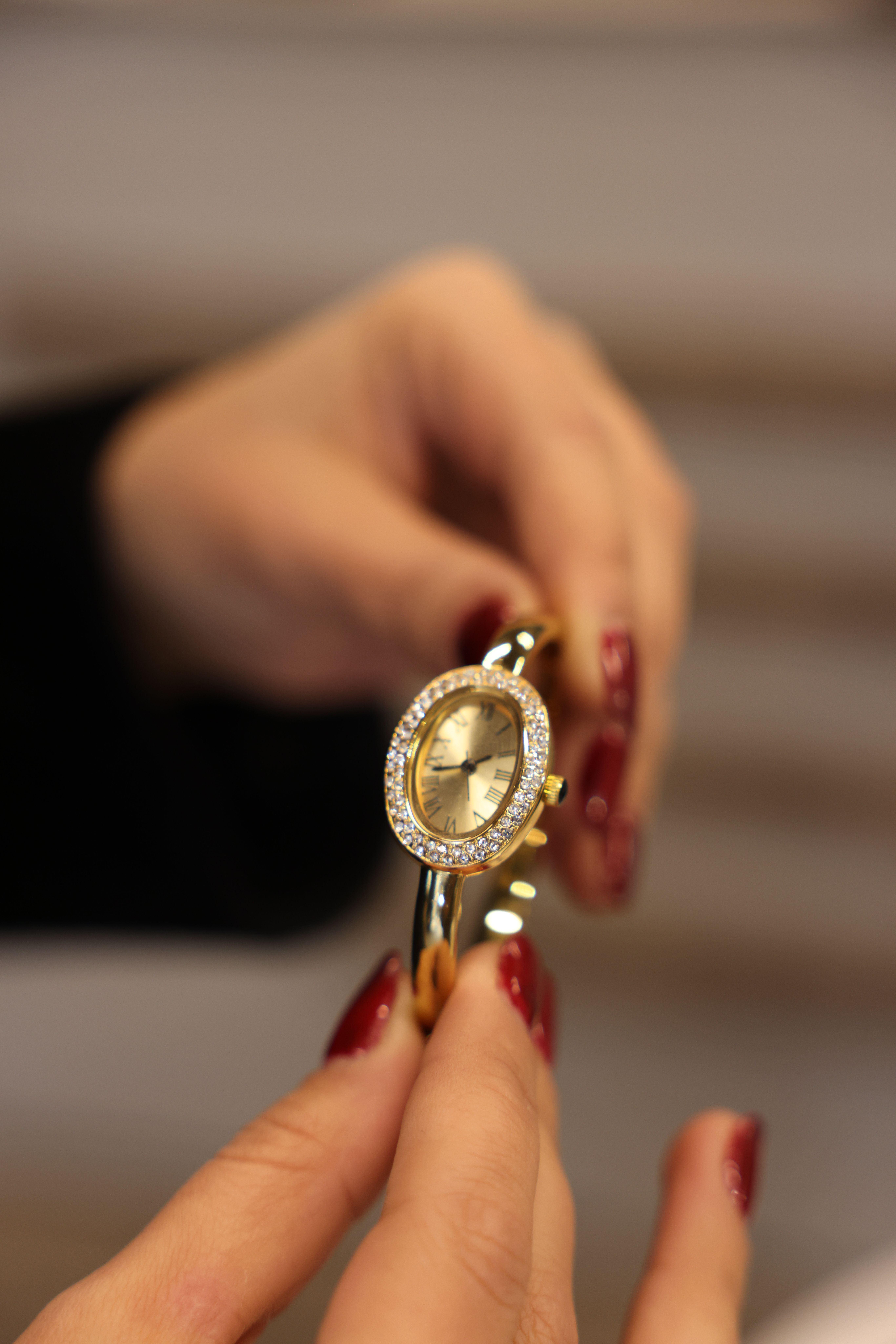 Gold Çelik Kelepçe Model Saat