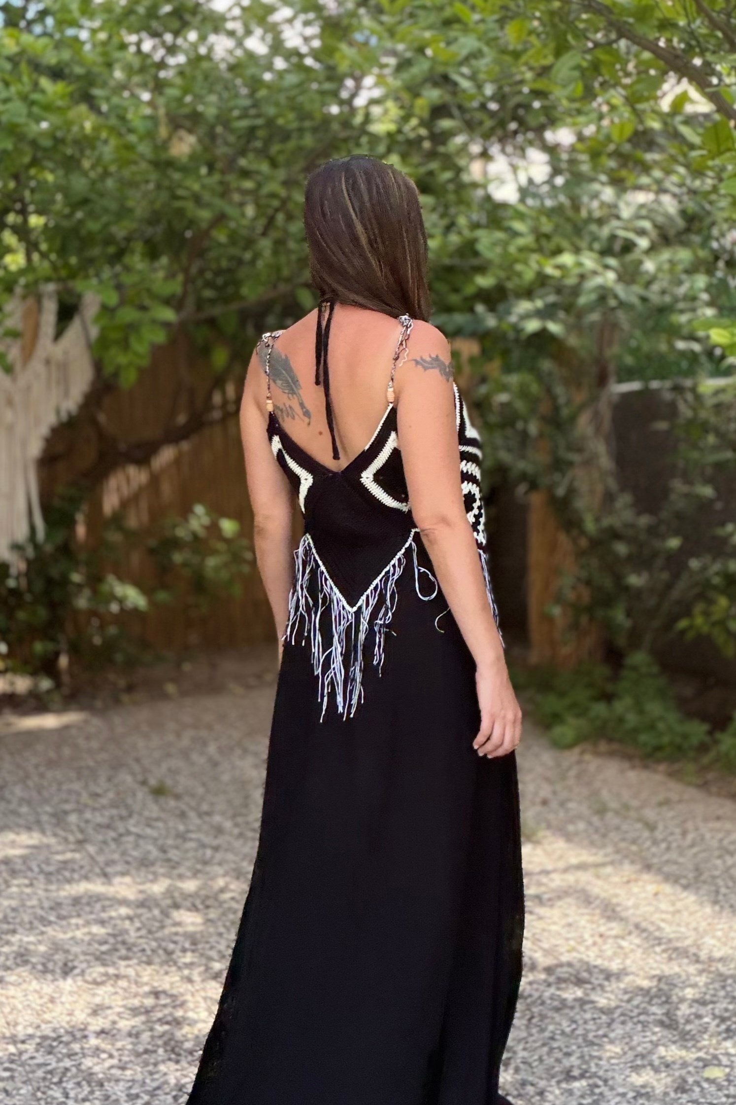 . - İp Askılı Hand Made Motif Püsküllü Bluz - Siyah Beyaz