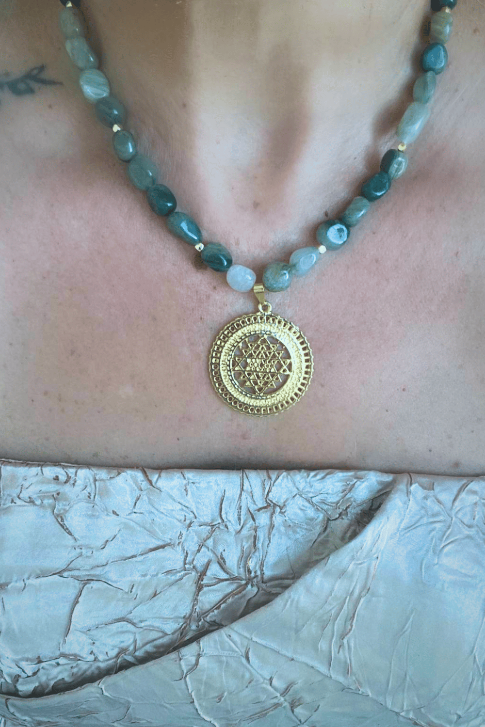. - Sri Yantra Kolye