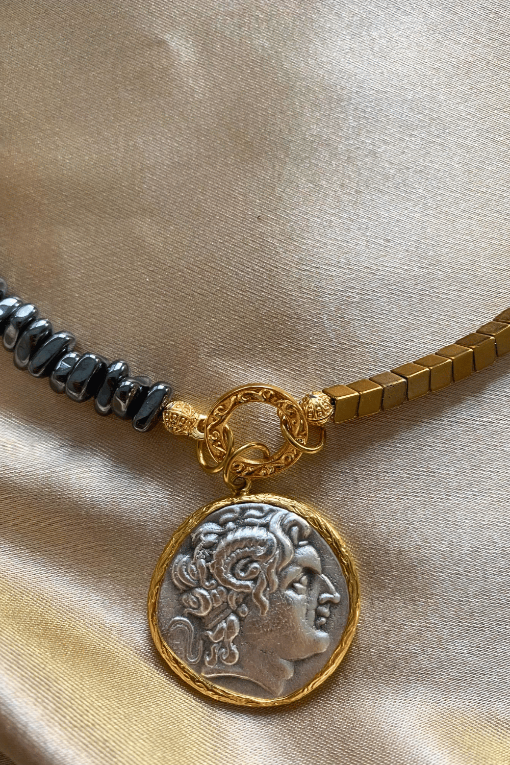. - Zeus Amun Hematit Kolye