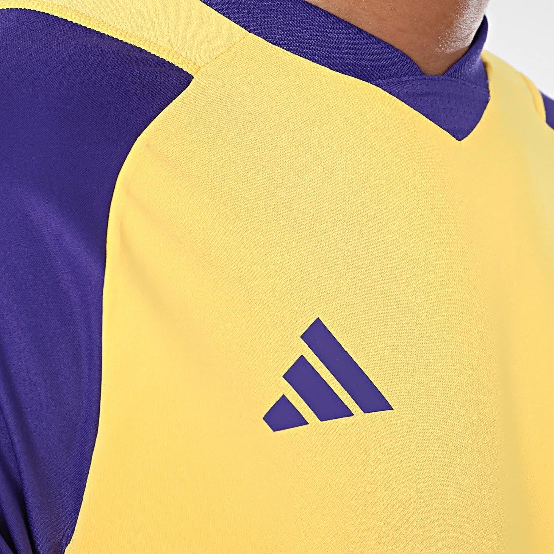 ADIDAS ERKEK FORMA IQ0547