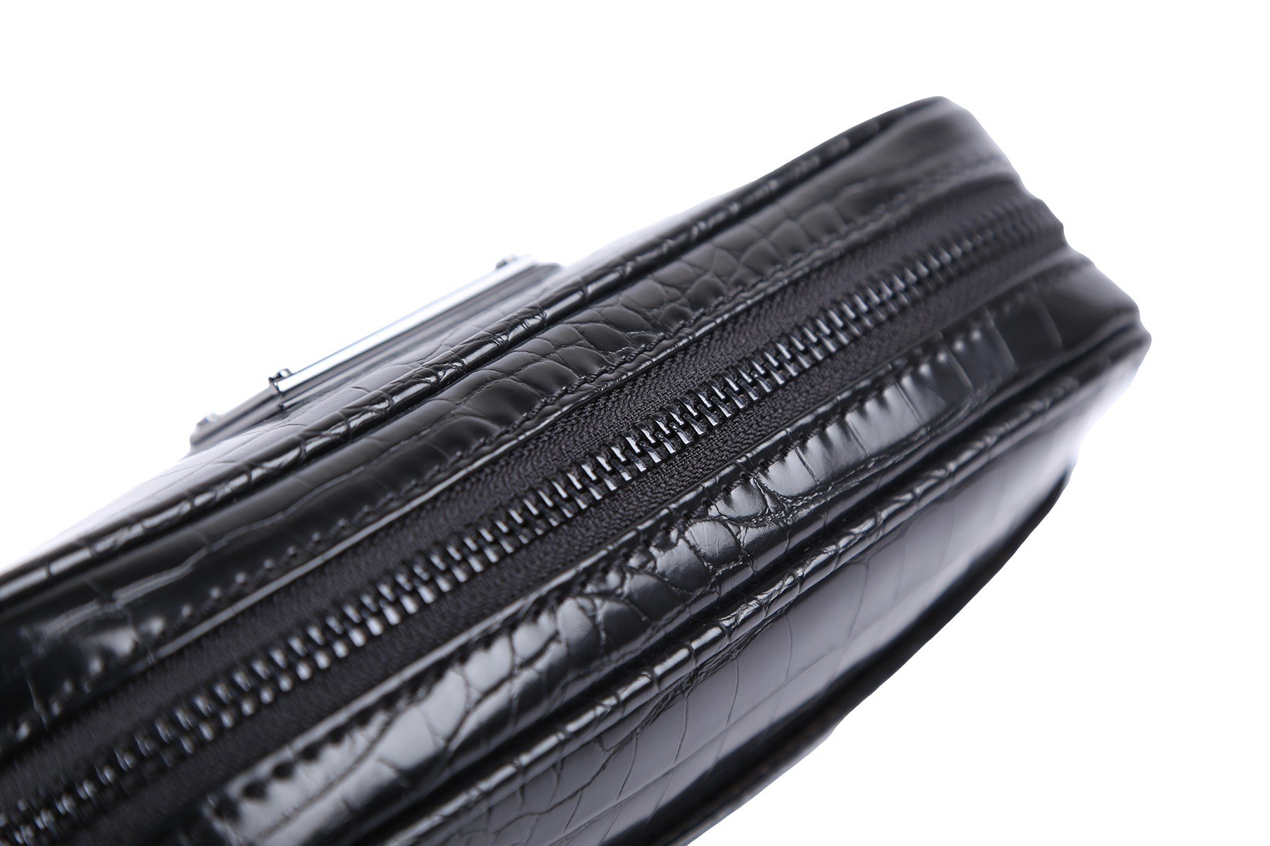 GUESS KADIN OMUZ ÇANTASI PMEVEIP4145-BLA