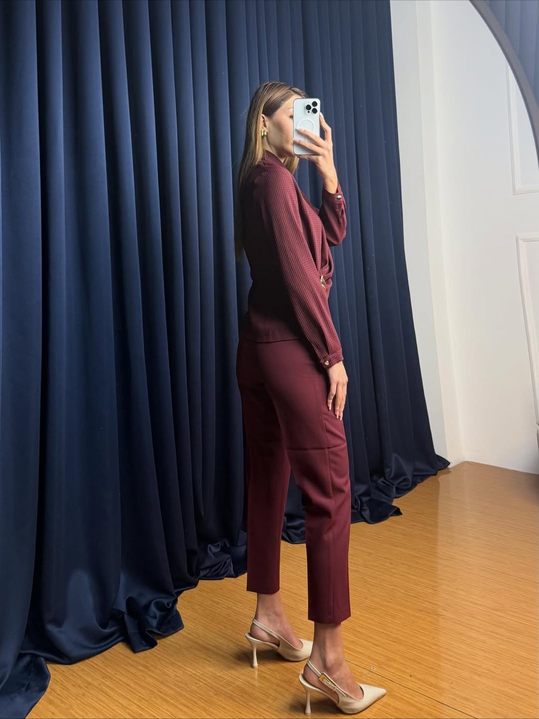 Gold Düğmeli Bordo Bluz