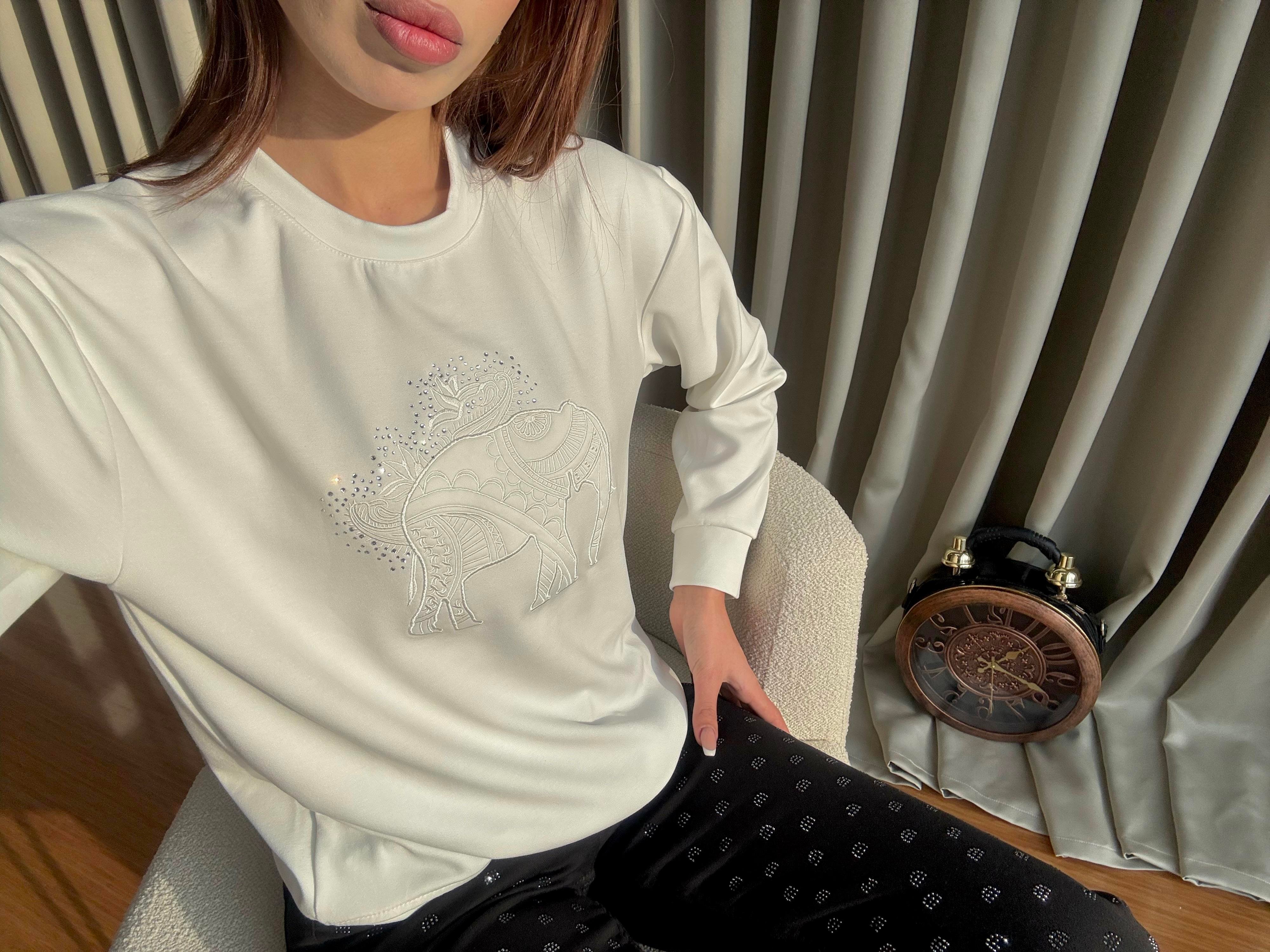 İhraç Fazlası Fil Desenli Ekru Sweatshirt