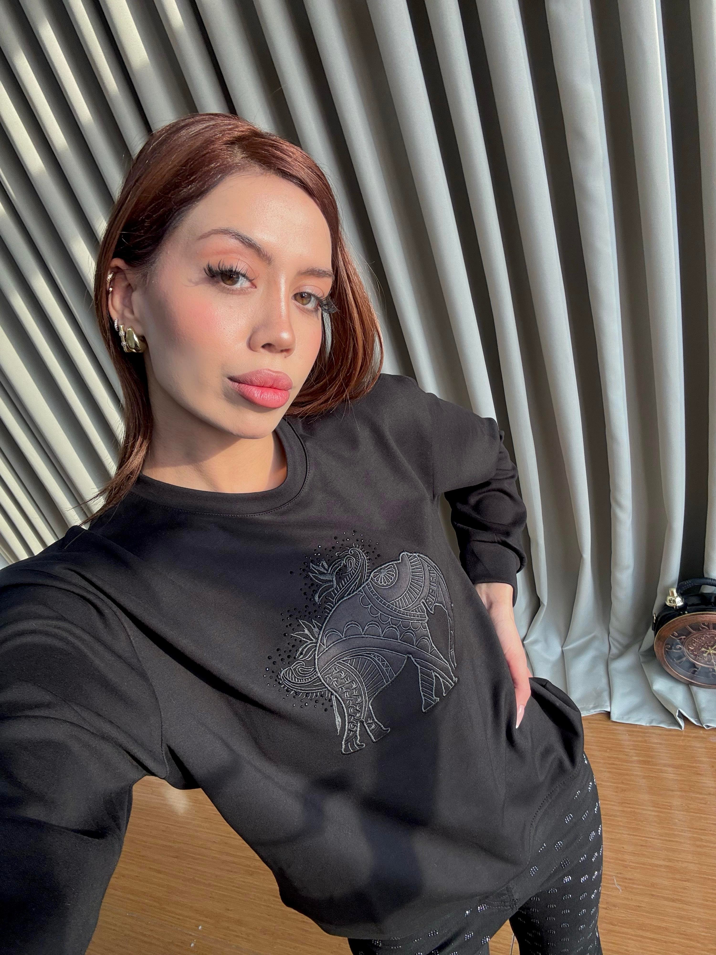 İhraç Fazlası Fil Desenli Siyah Sweatshirt
