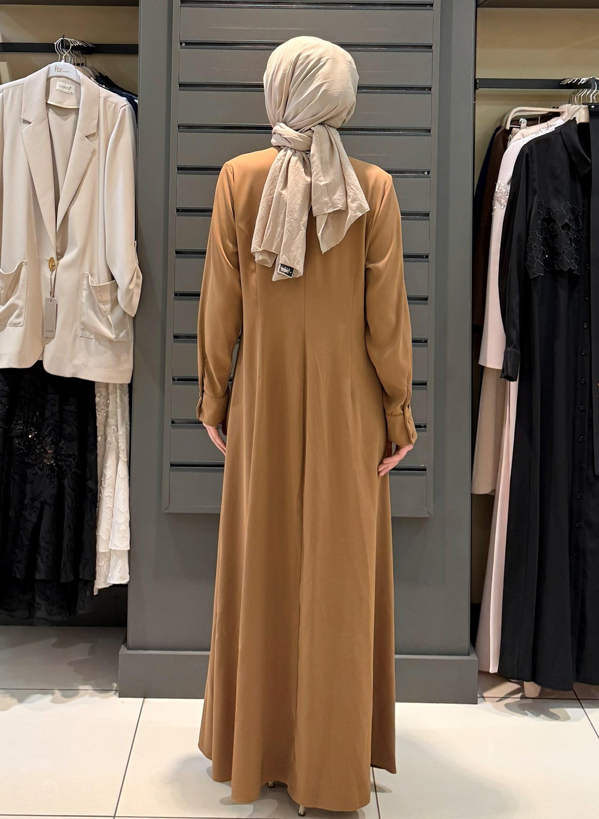 KEMERLİ ELBİSE CAMEL