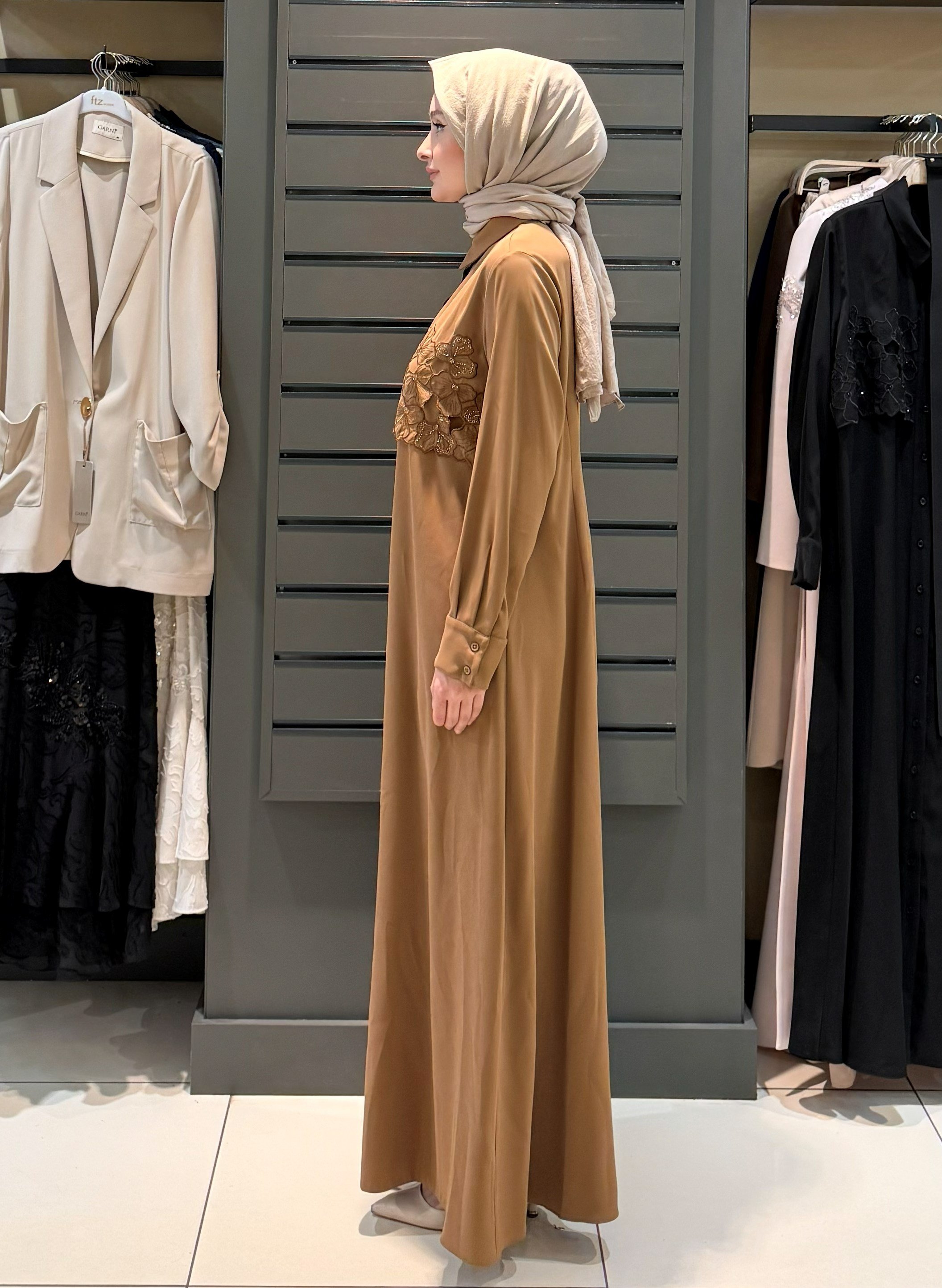 KEMERLİ ELBİSE CAMEL