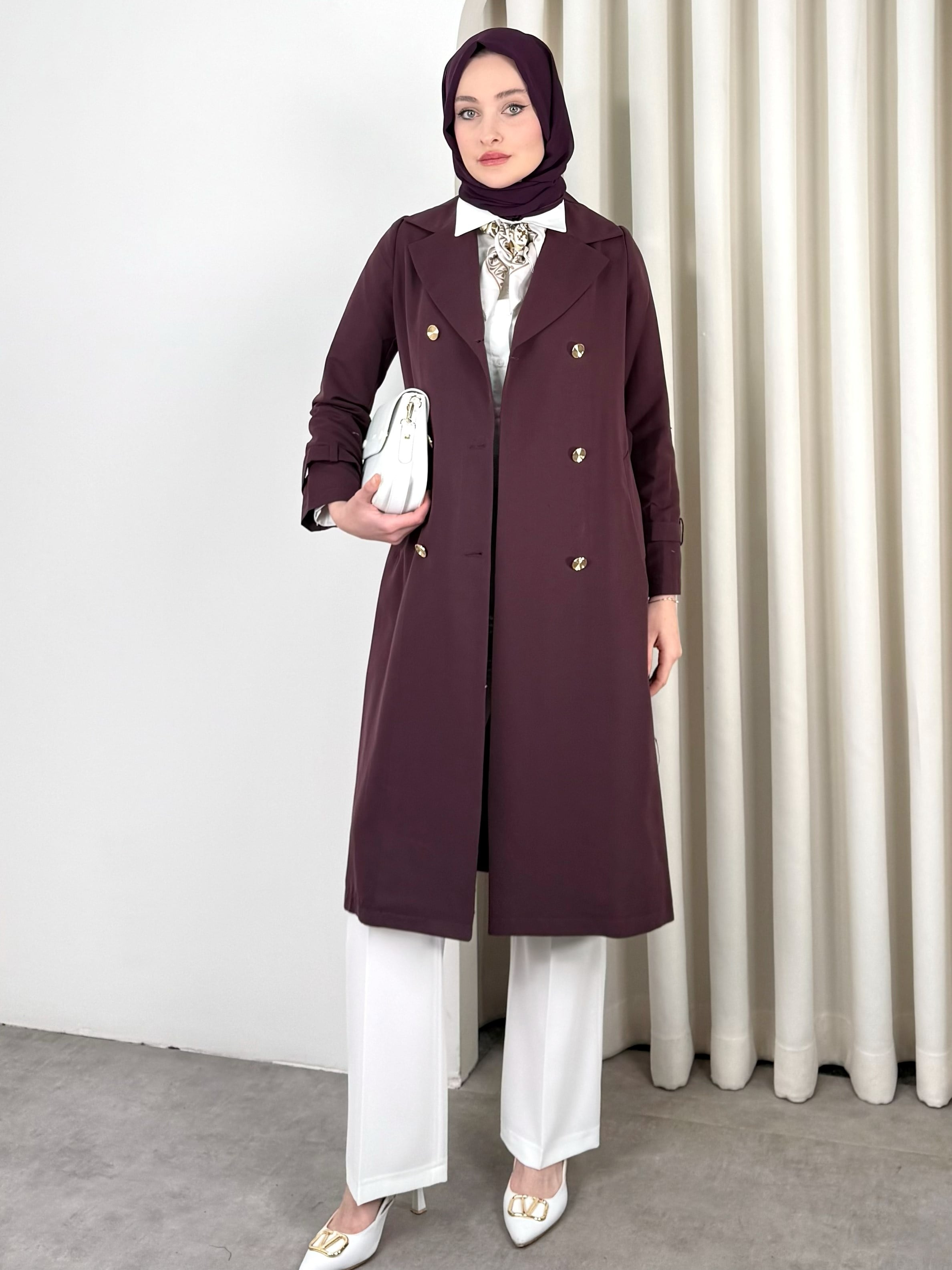 LEİLA TRENCH MÜRDÜM