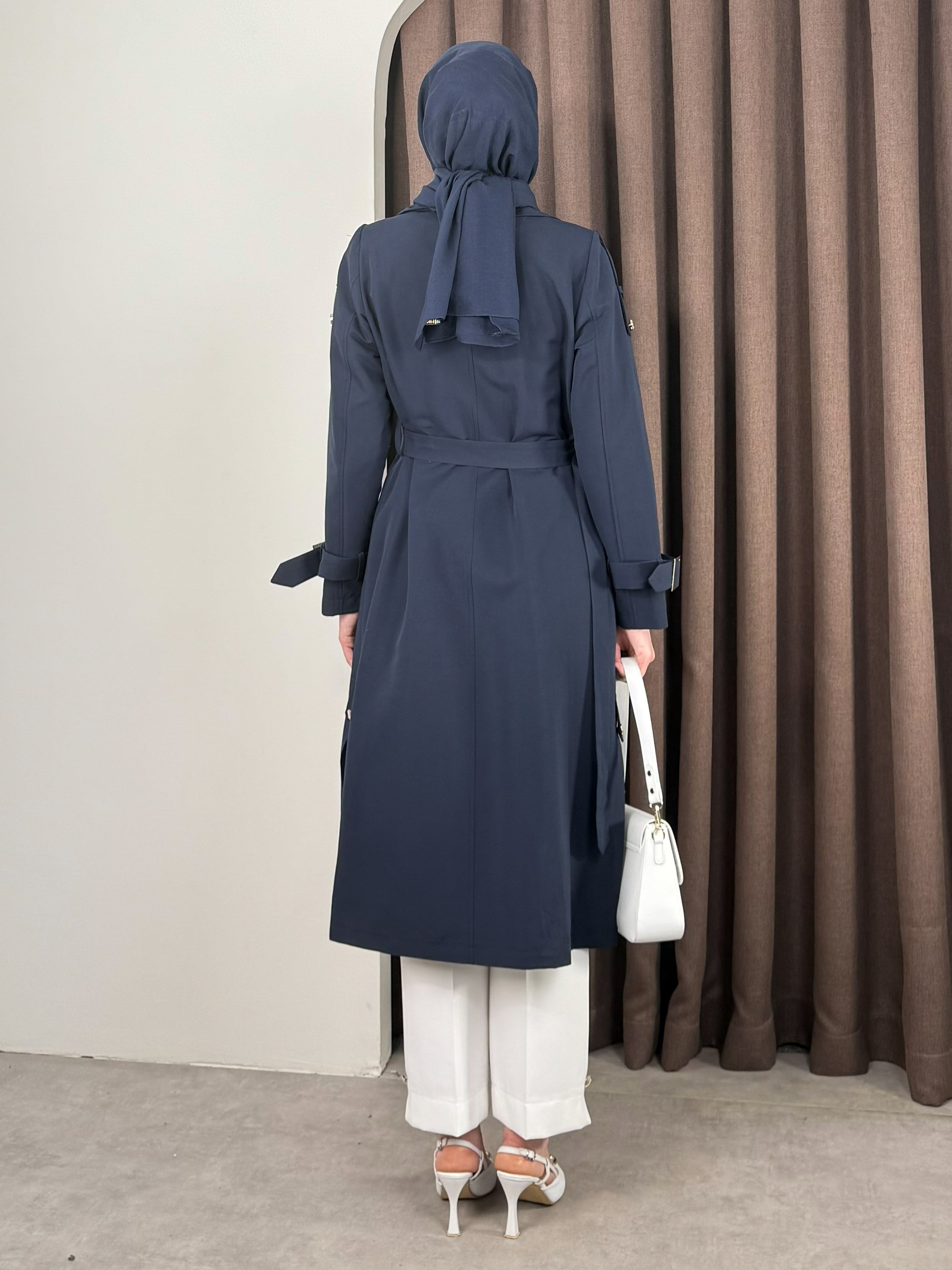 TRENCH LACİ