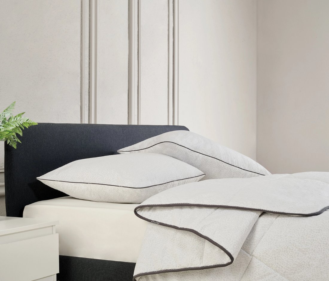 Puffy Carbon Care Yastık