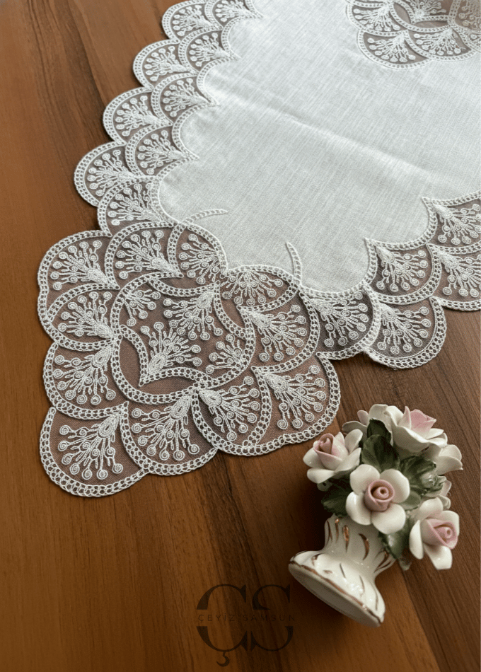 Fransız Güpürlü Salon Takımı - 5 Parça Set - Krem Güpür & Kumaş