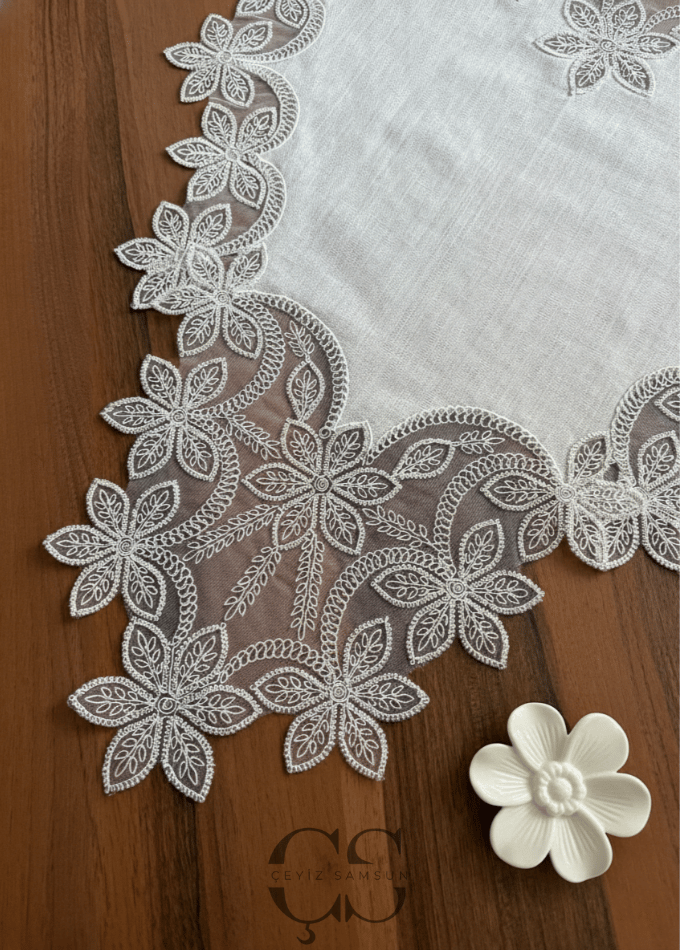Gelincik Model Salon Takımı - 5 Parça Set - Kırık Beyaz Güpür & Kumaş