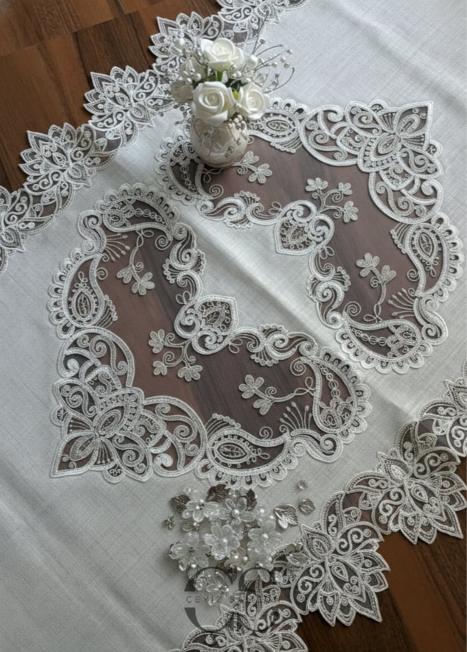 Victoria Model Salon Takımı - 5 Parça Set - Krem Güpür & Kumaş