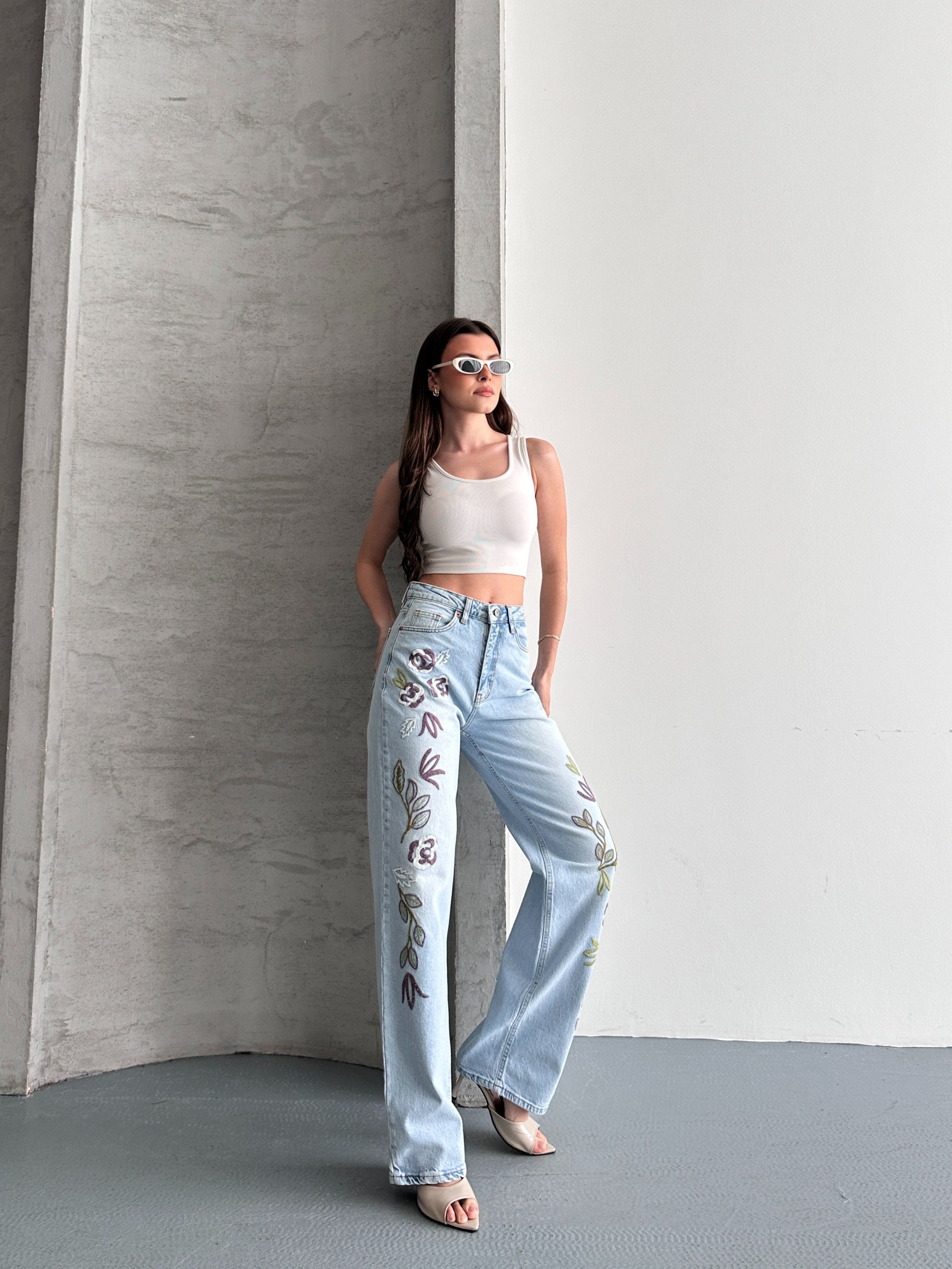 Nakış Detaylı Premium Jean