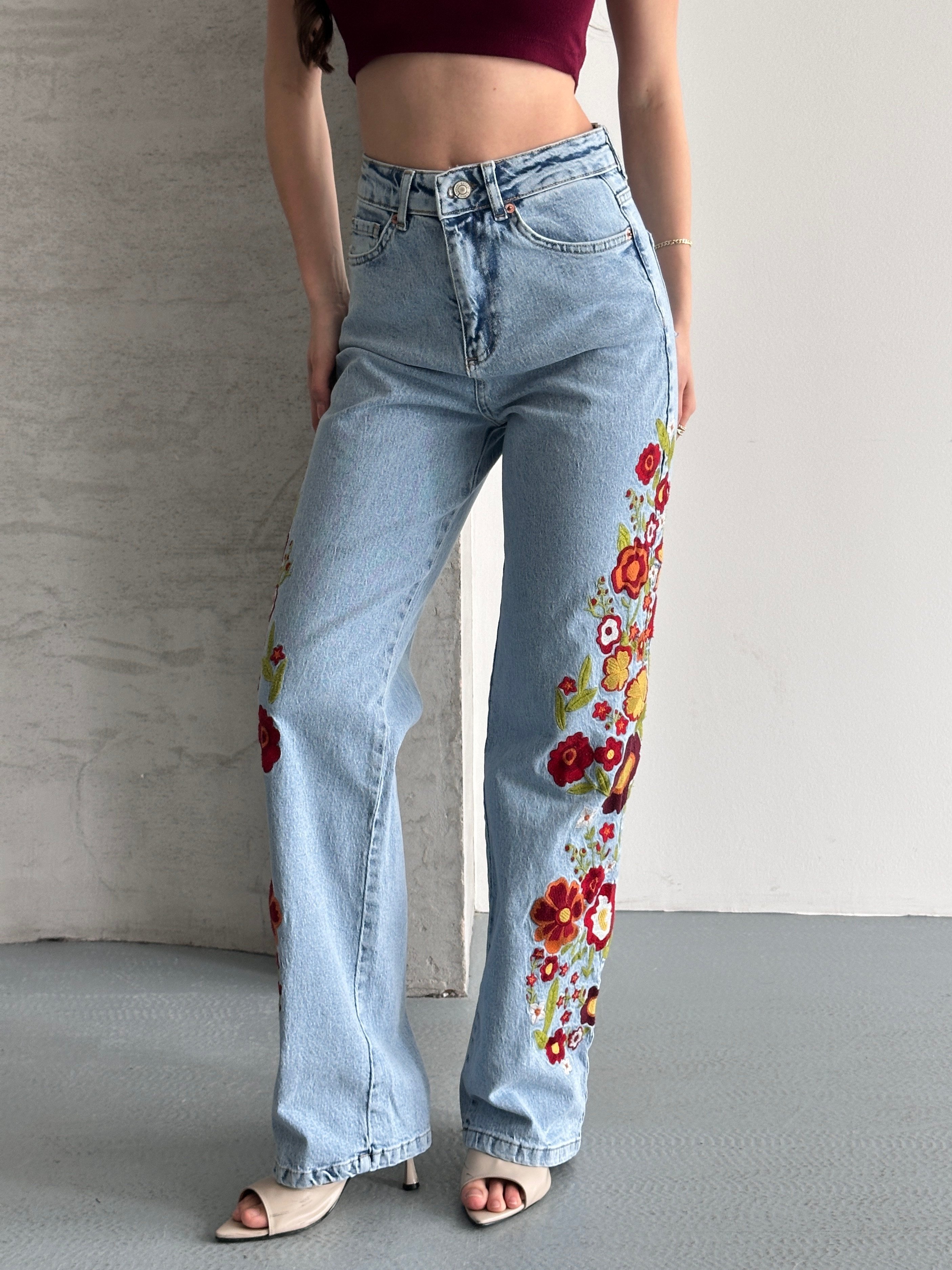 Nakış Detaylı Premium Jean