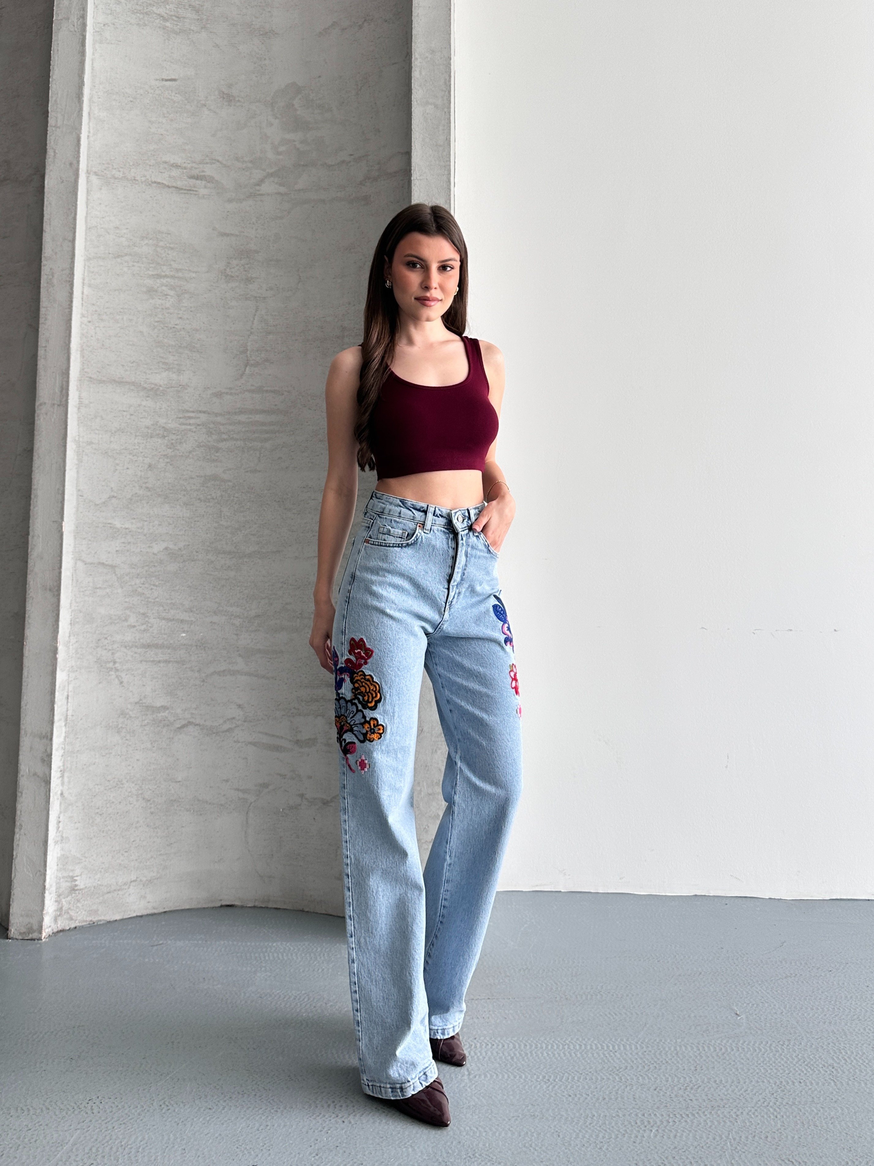 Nakış Detaylı Premium Jean