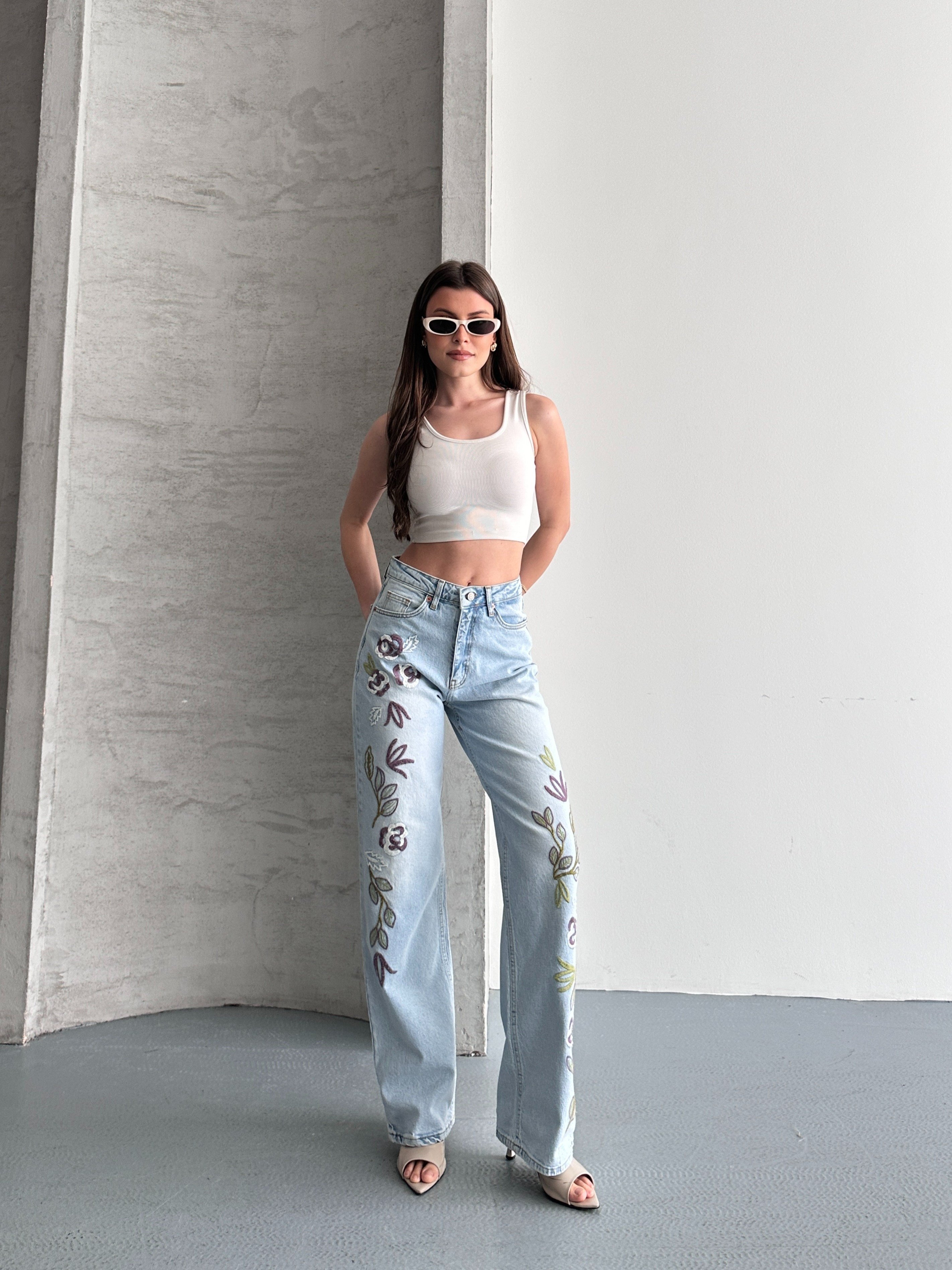 Nakış Detaylı Premium Jean