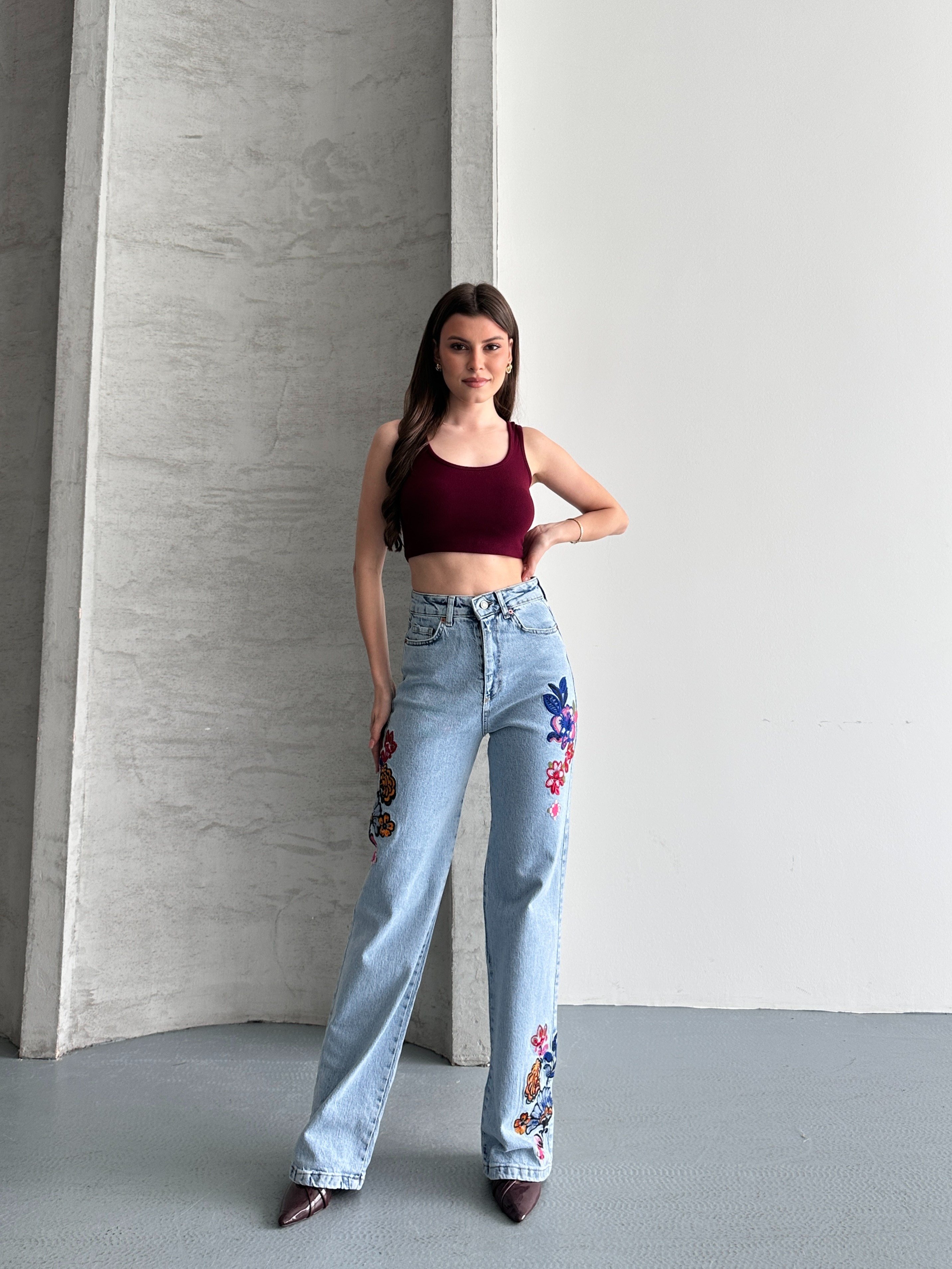 Nakış Detaylı Premium Jean