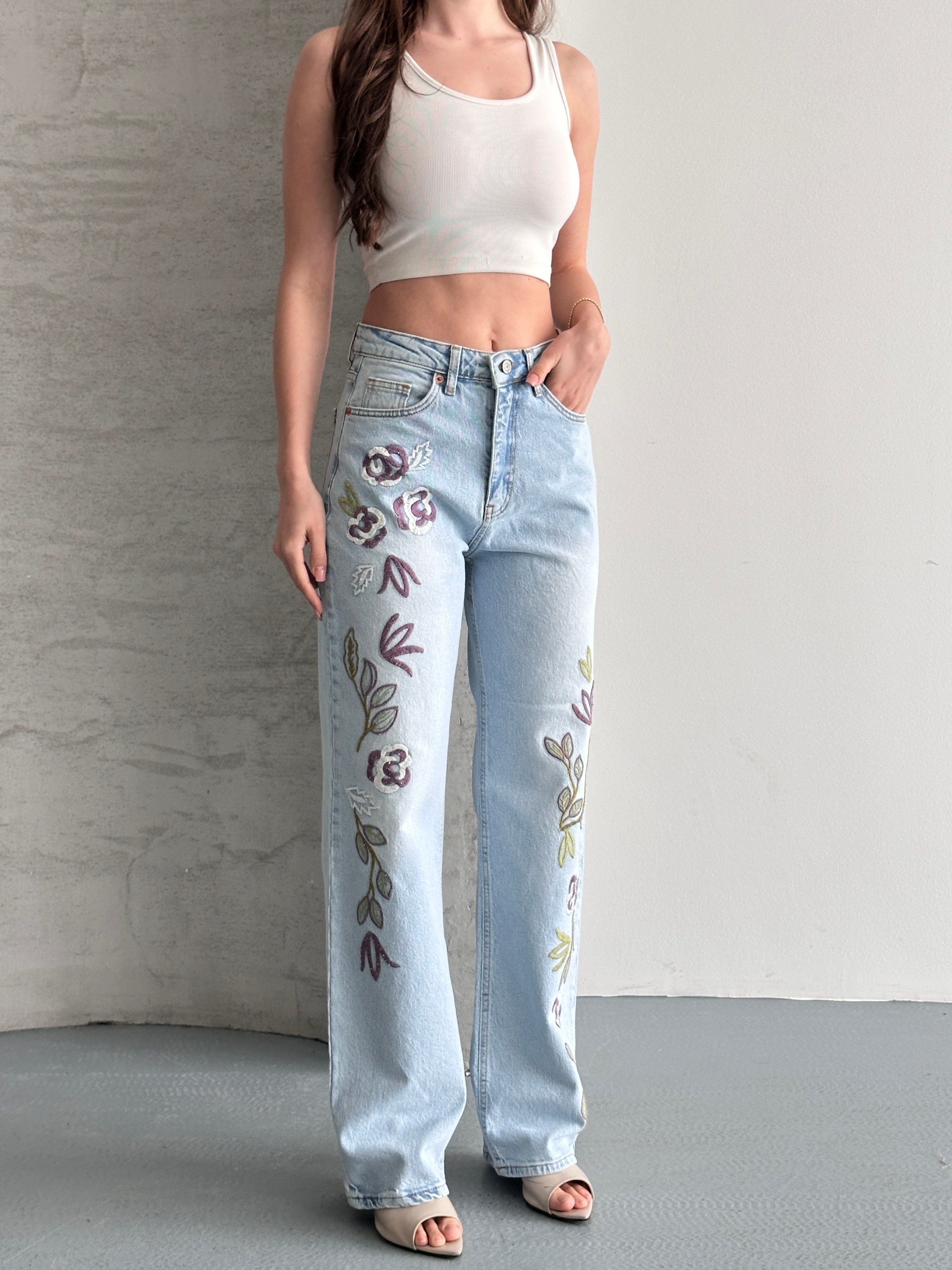 Nakış Detaylı Premium Jean