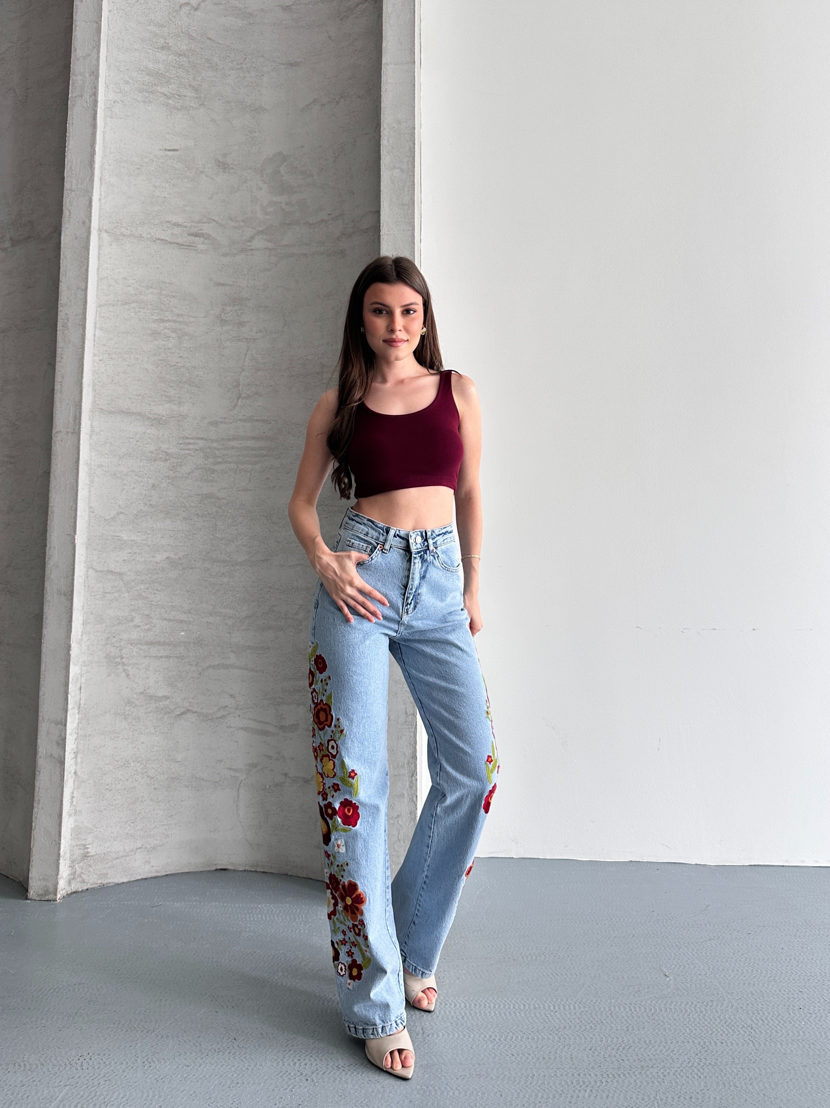 Nakış Detaylı Premium Jean