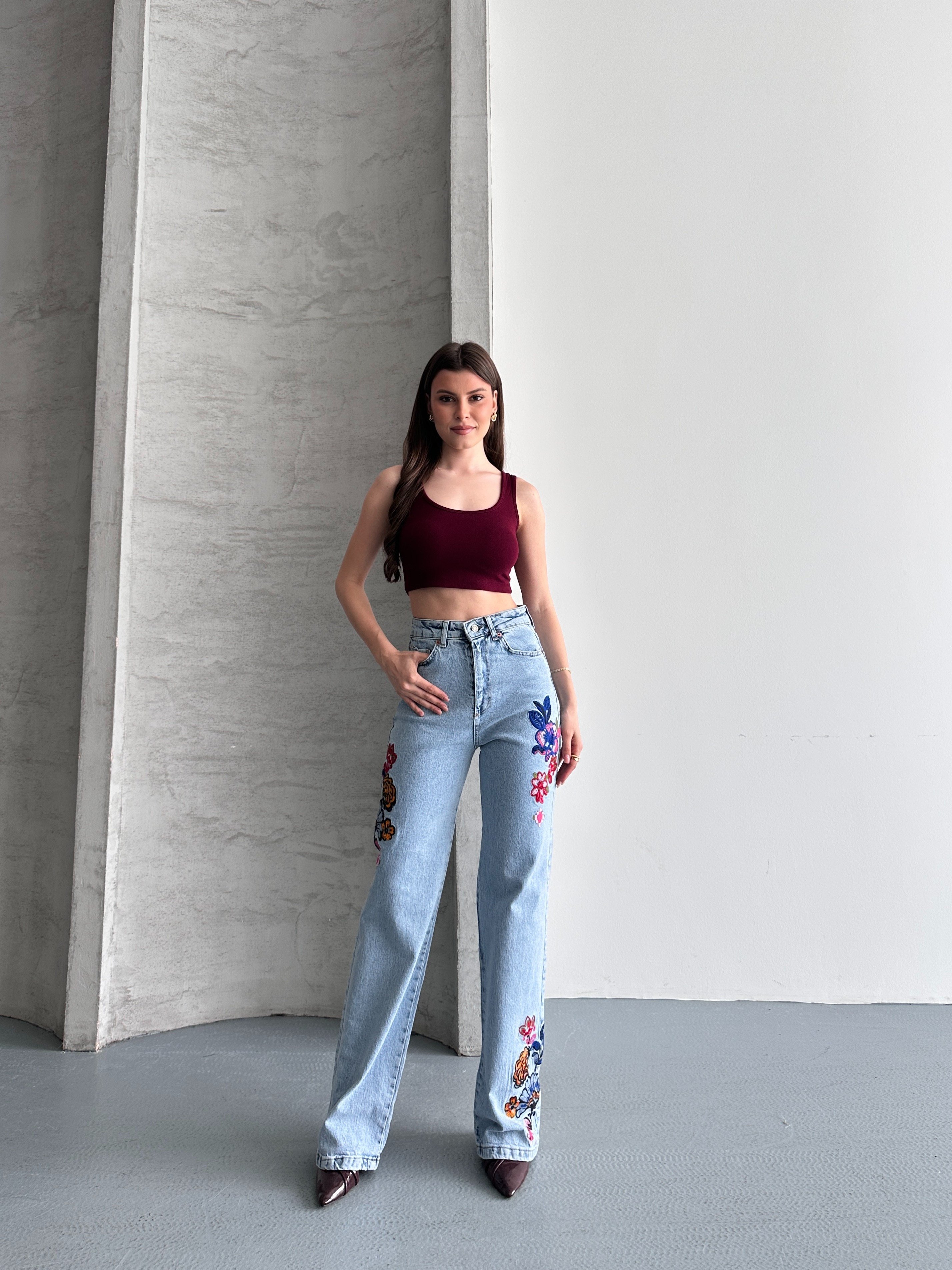 Nakış Detaylı Premium Jean