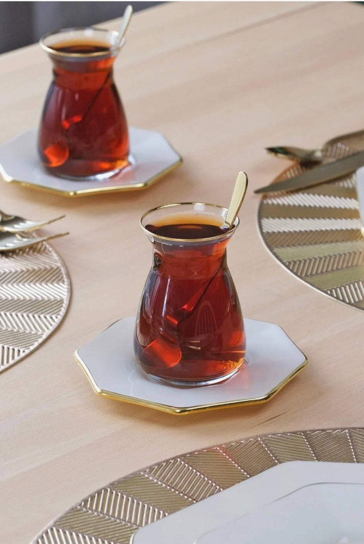 GLORE SEKİZGEN KREM ALTIN 34 PARÇA ÇAY VAKTİ 
