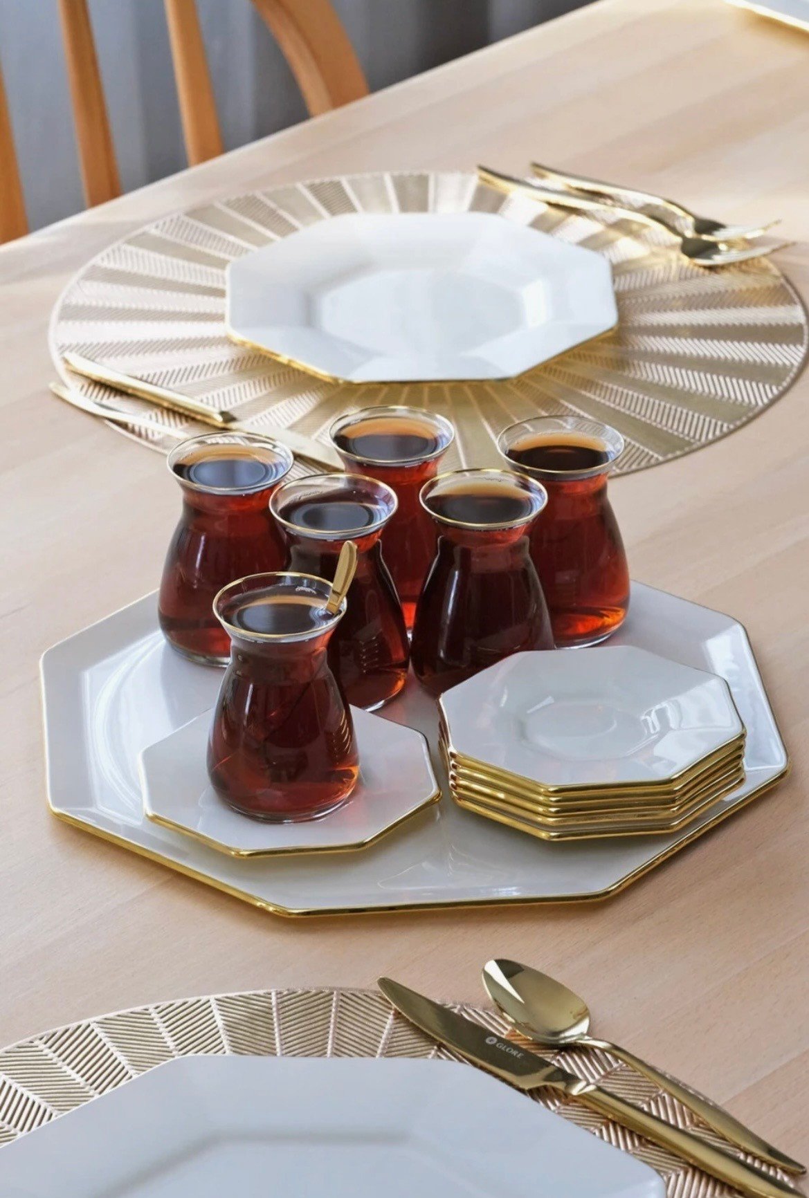 GLORE SEKİZGEN KREM ALTIN 34 PARÇA ÇAY VAKTİ 