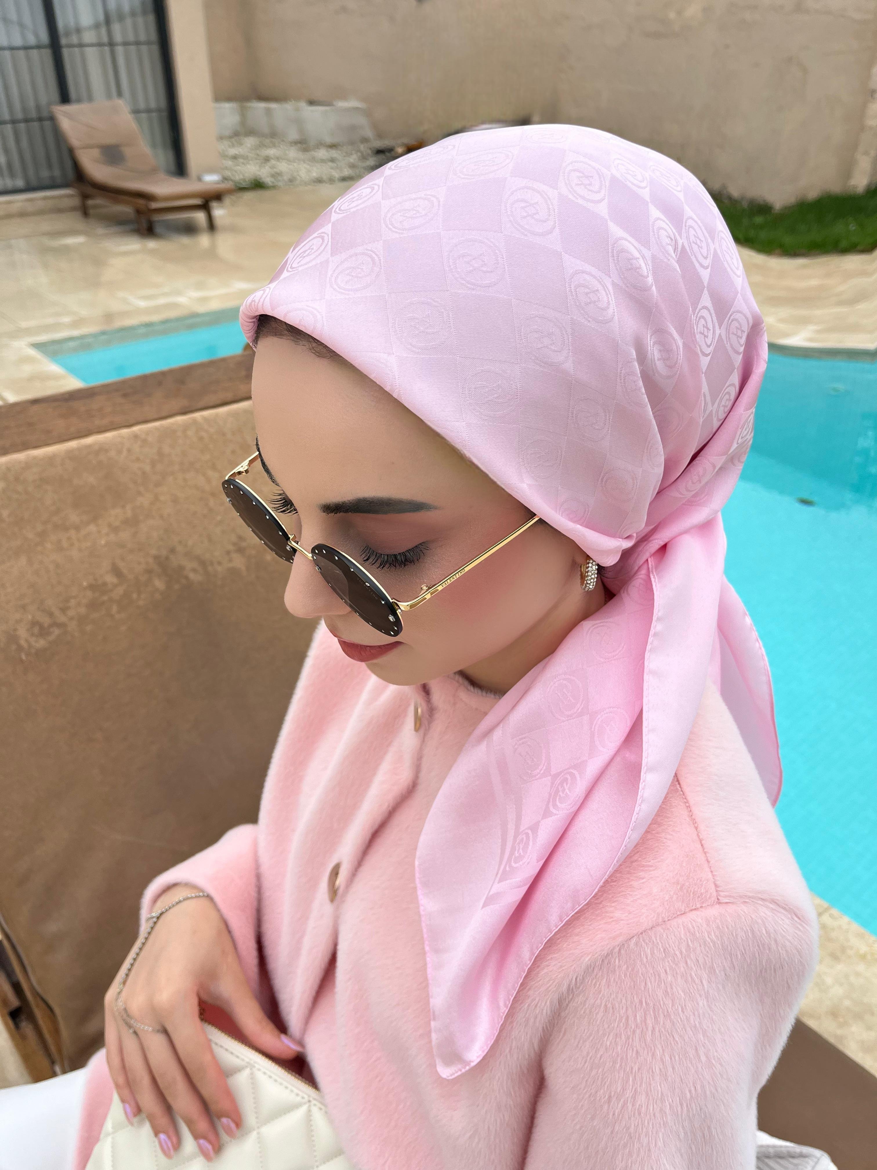 V Monogram Desenli Eşarp-Toz Pembe