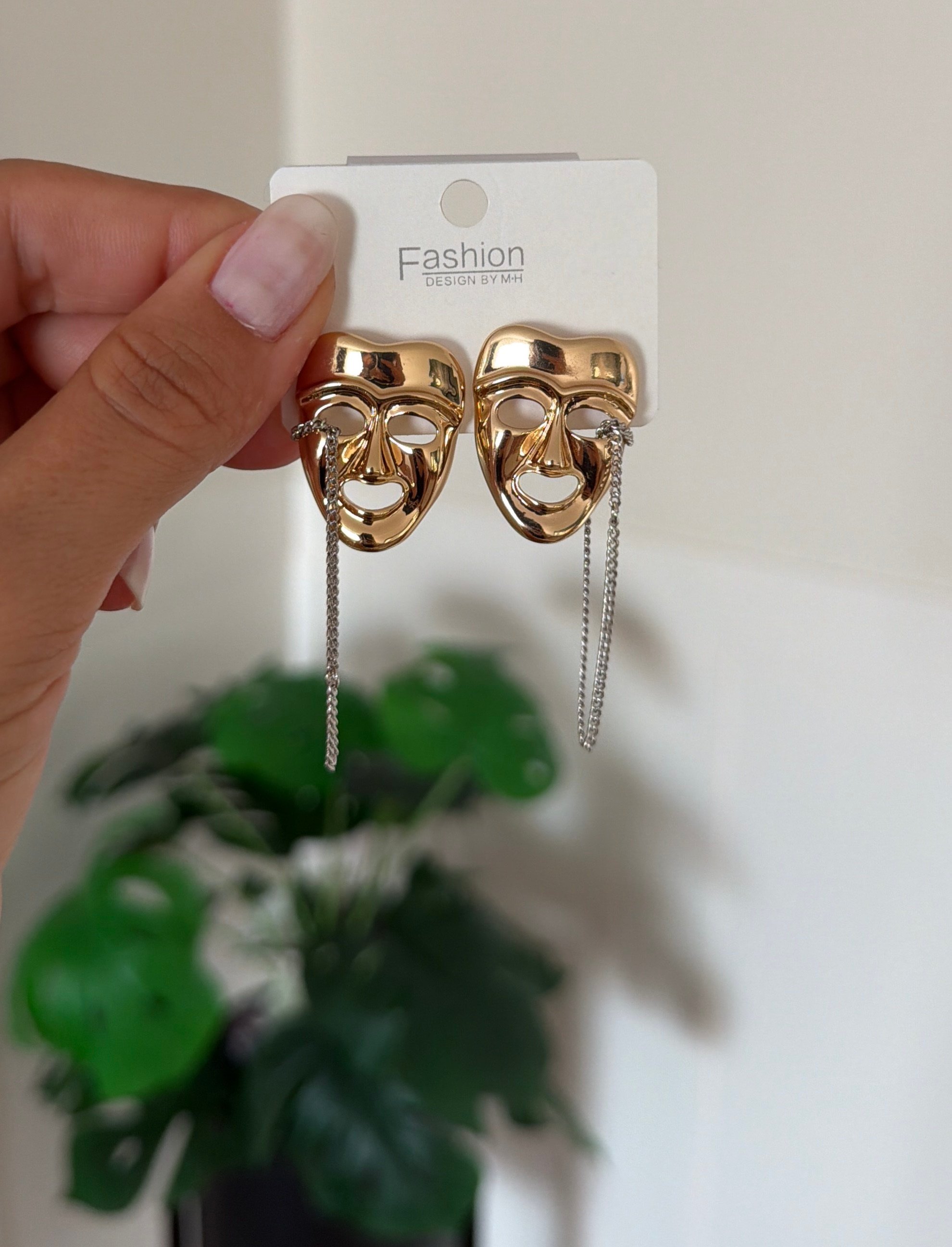 14K gold renk altın kaplama gümüş zincirli tiyatro sembolu Melpomene ve Thalia harika küpe