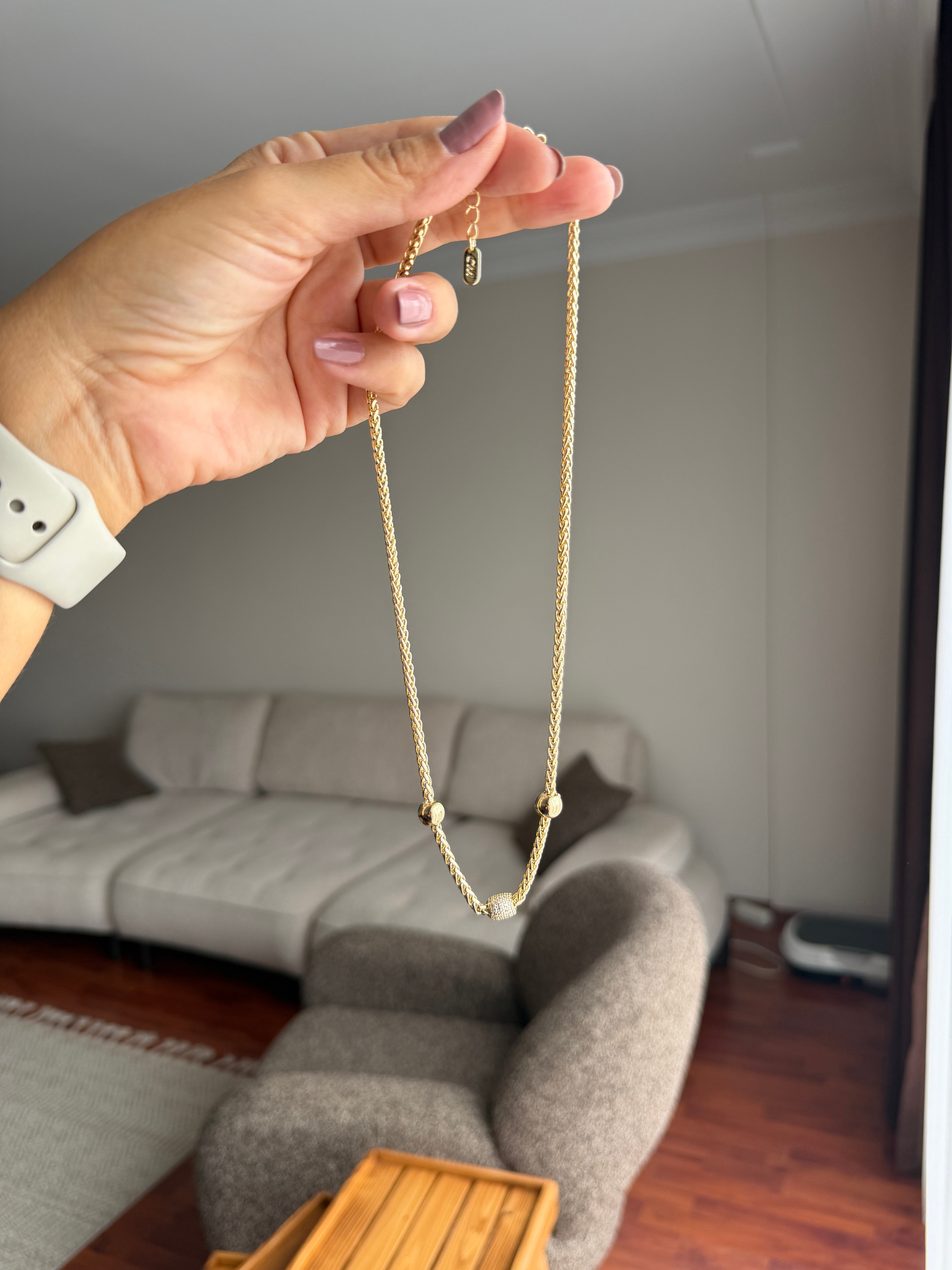14K gold renk altın kaplama ortası full top taş iki yanı düz top detaylı şık kolye