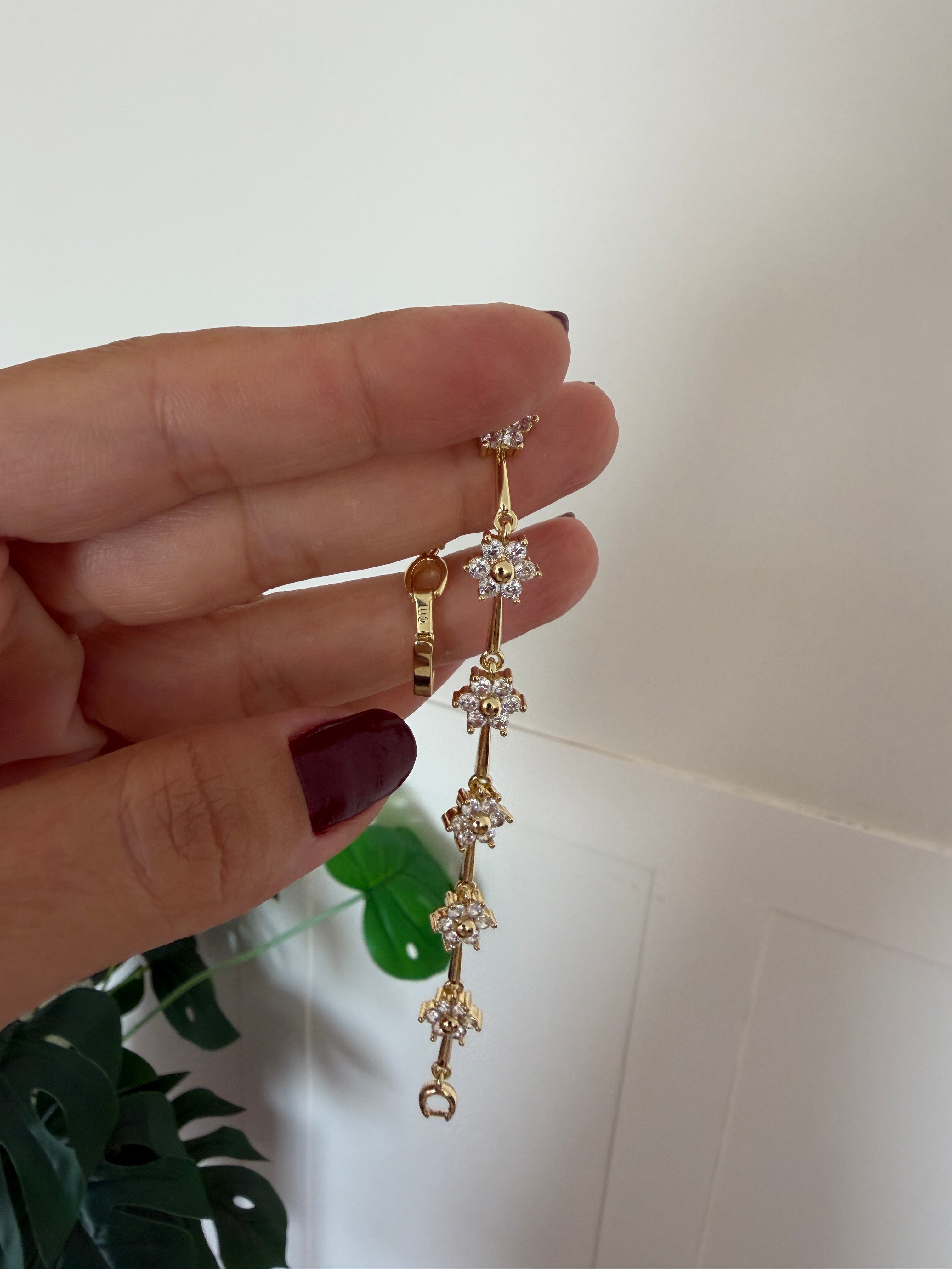 14K gold renk altın kaplama papatya desen zirkon taş ve harika işçilikte bileklik