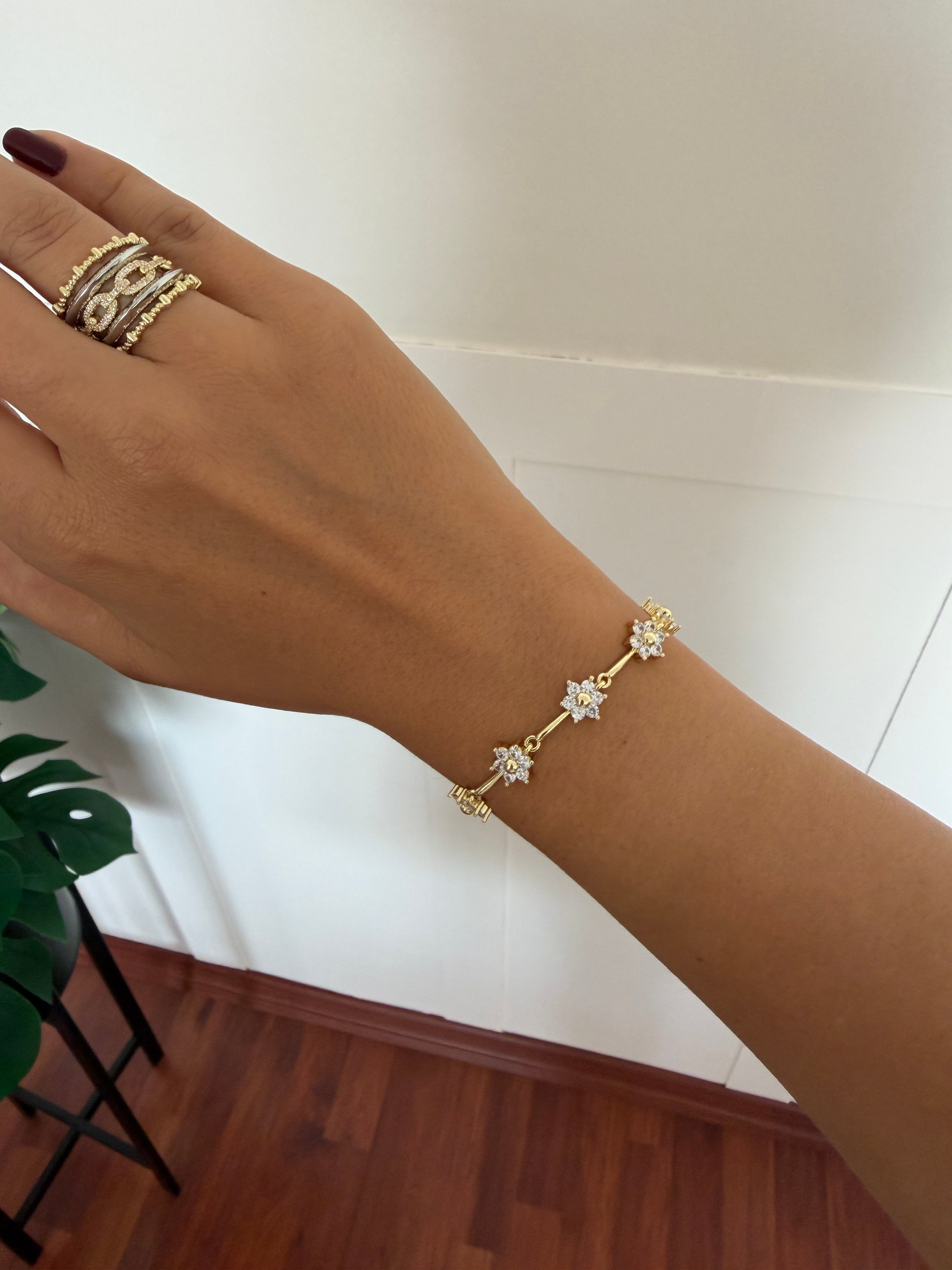 14K gold renk altın kaplama papatya desen zirkon taş ve harika işçilikte bileklik
