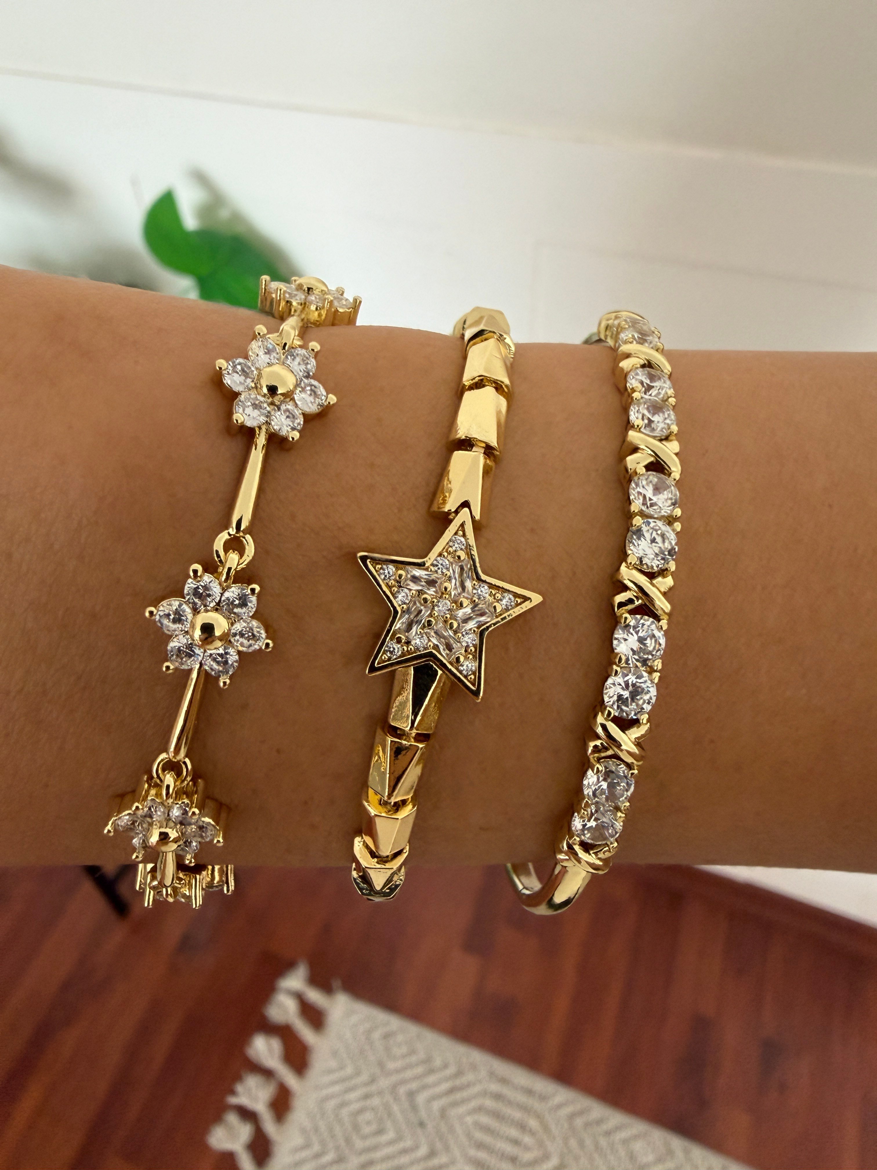 14K gold renk altın kaplama papatya desen zirkon taş ve harika işçilikte bileklik